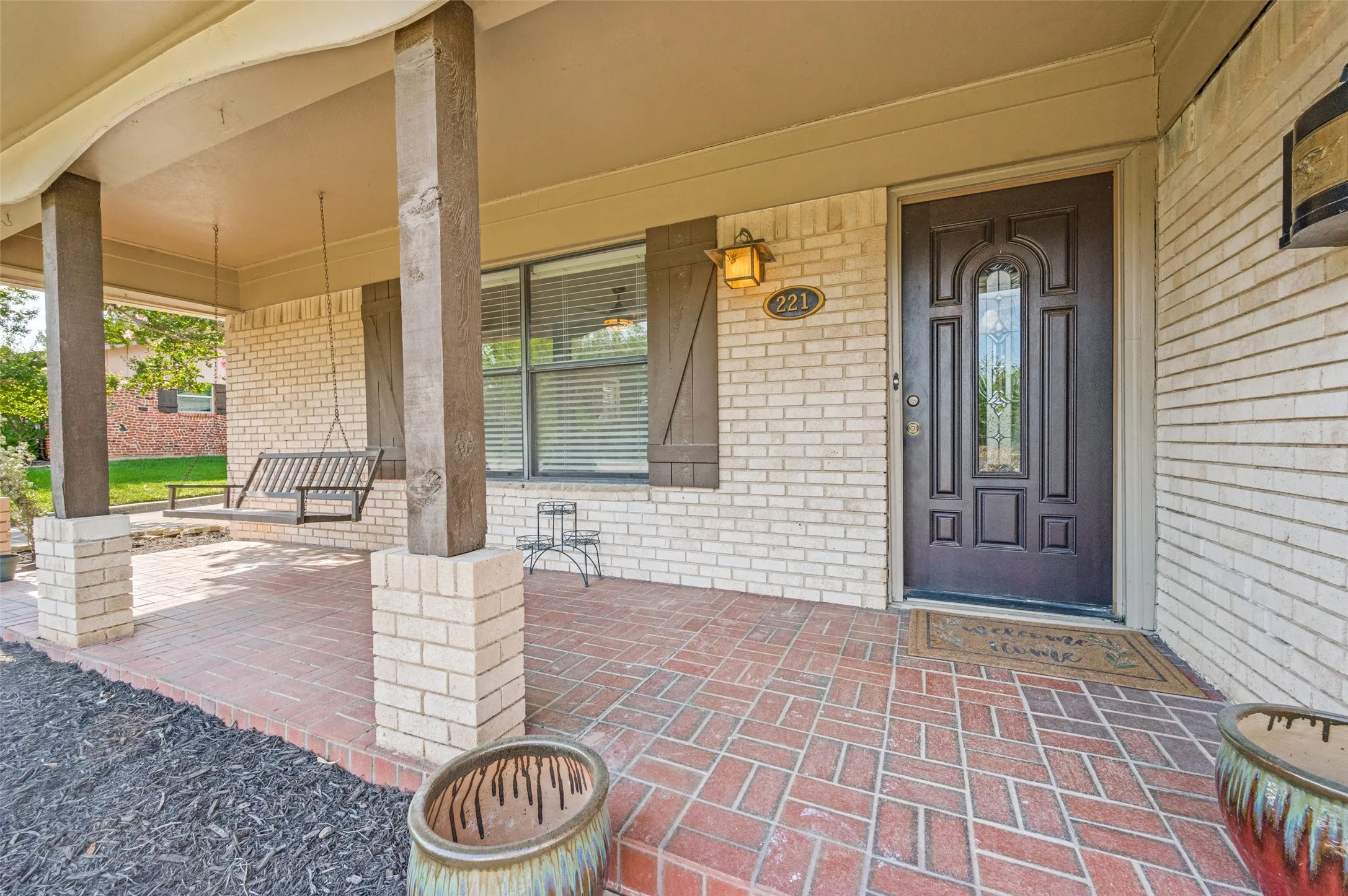 Single Family Residence For Sale in Dallas County , 221 Linda Lane, Irving, Texas 75062, 4 Bedroom, 2 Bathroom, 2 Garage spaces, 1,873 Sqft, built in 1960, mls#21328002, Real Estate Agent in Irving, Homes For Sale in Dallas county, Homes For Sale in Irving, Realtor in Irving Texas, Real Estate Brokerage Independent Realty Texas, Luminita Cordes Realtor