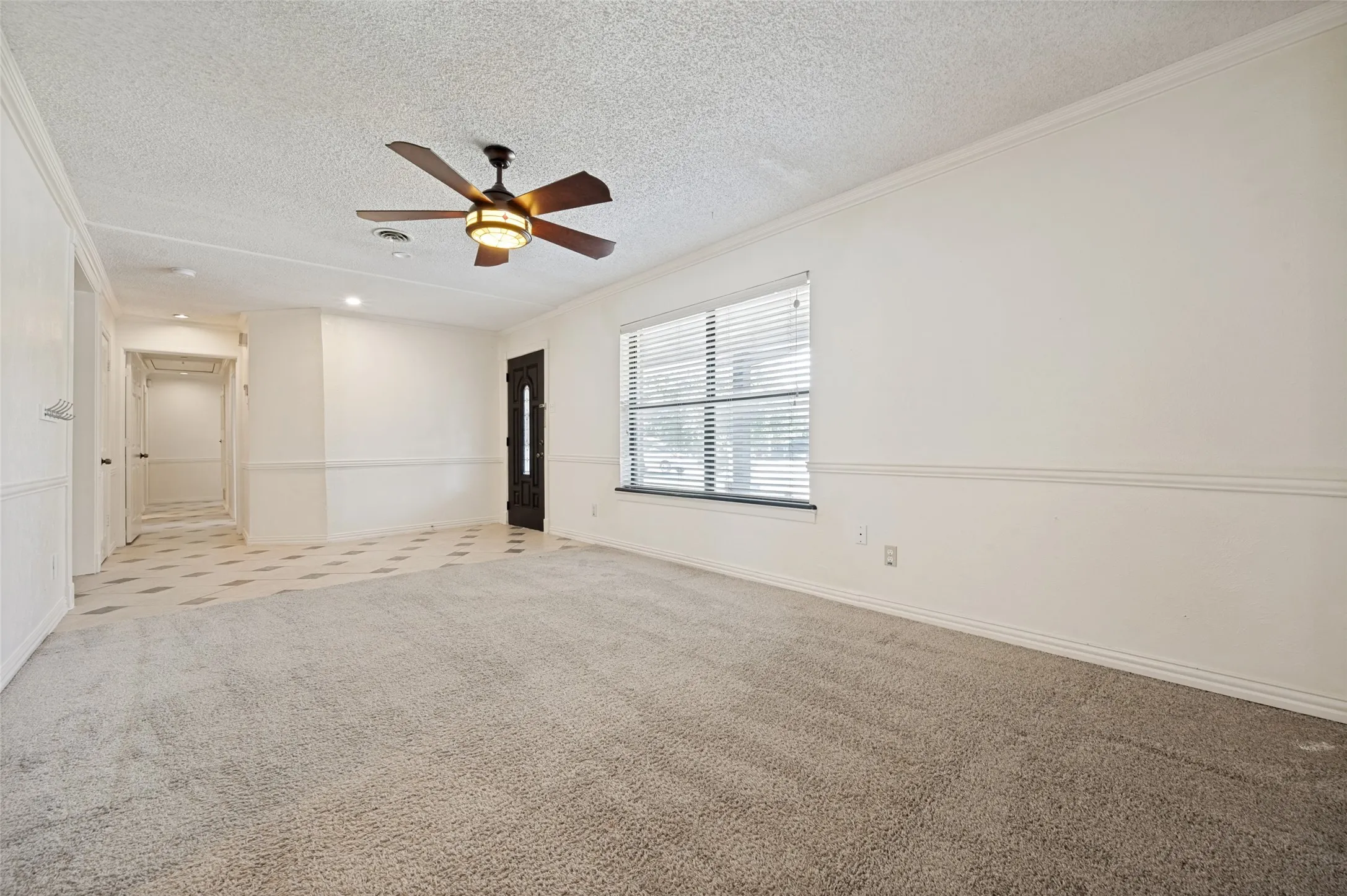 Single Family Residence For Sale in Dallas County , 221 Linda Lane, Irving, Texas 75062, 4 Bedroom, 2 Bathroom, 2 Garage spaces, 1,873 Sqft, built in 1960, mls#21328002, Real Estate Agent in Irving, Homes For Sale in Dallas county, Homes For Sale in Irving, Realtor in Irving Texas, Real Estate Brokerage Independent Realty Texas, Luminita Cordes Realtor