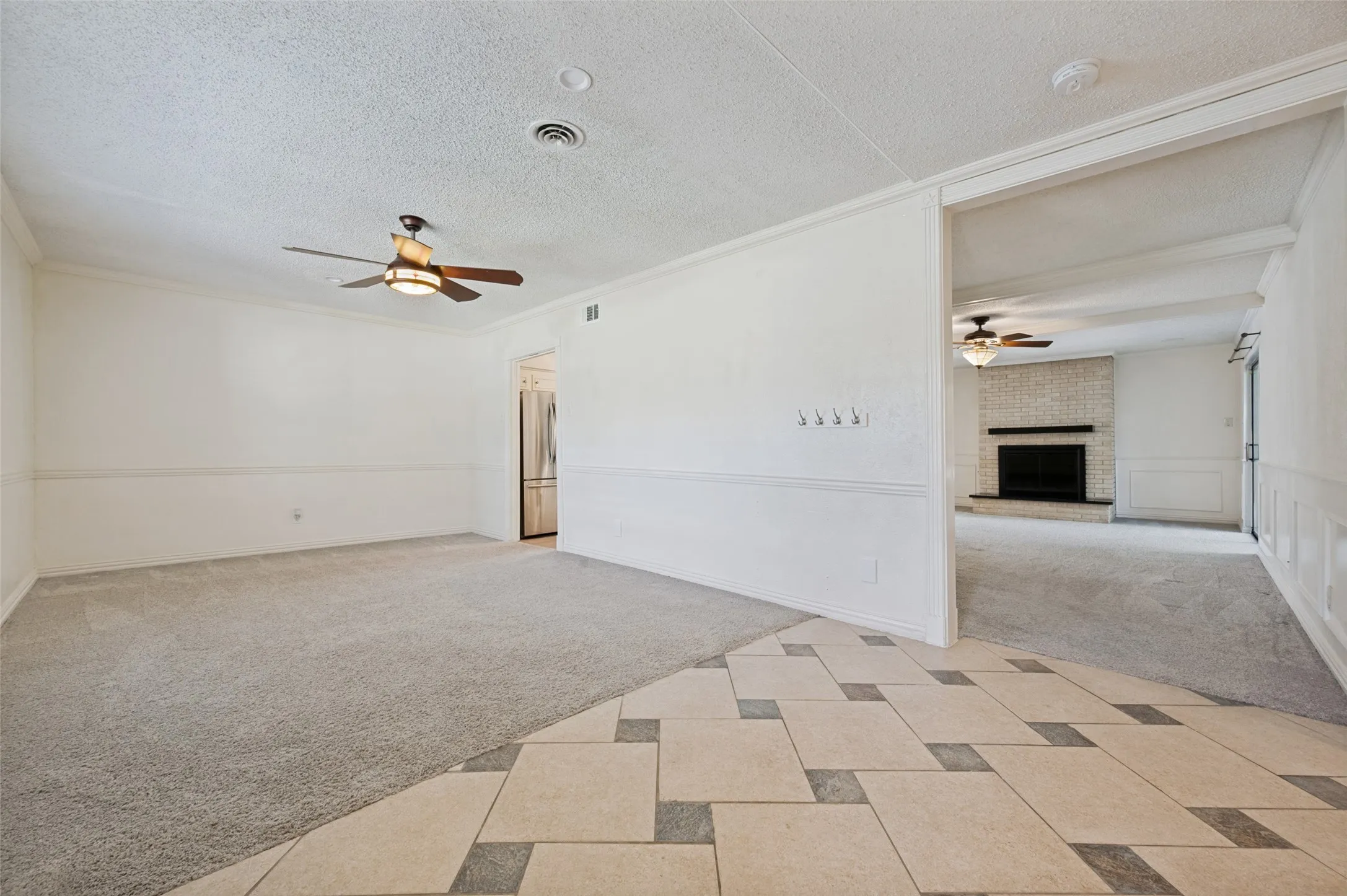 Single Family Residence For Sale in Dallas County , 221 Linda Lane, Irving, Texas 75062, 4 Bedroom, 2 Bathroom, 2 Garage spaces, 1,873 Sqft, built in 1960, mls#21328002, Real Estate Agent in Irving, Homes For Sale in Dallas county, Homes For Sale in Irving, Realtor in Irving Texas, Real Estate Brokerage Independent Realty Texas, Luminita Cordes Realtor