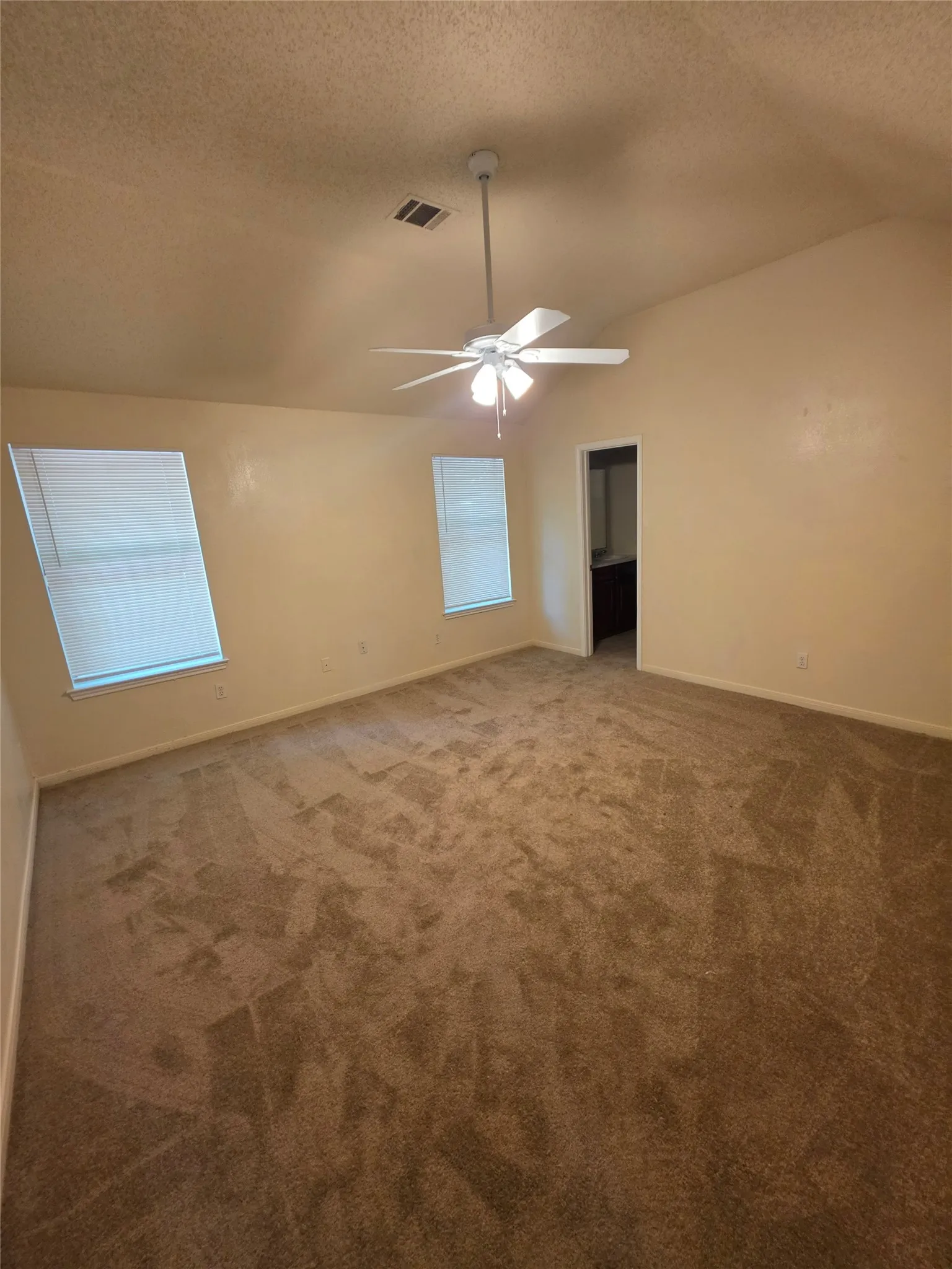 Single Family Residence For Rent in Dallas County , 401 Channel View Terrace, De Soto, Texas 75115, 3 Bedrooms, 2 Bathrooms, 2 Garage spaces, 1,648 Sqft, built in 1989, Price $2,150, mls#21328019, Real Estate Agent in De Soto, Homes For Rent in Dallas county, Homes For Rent in De Soto, Realtor in De Soto Texas, Real Estate Brokerage Independent Realty Texas, Luminita Cordes Realtor