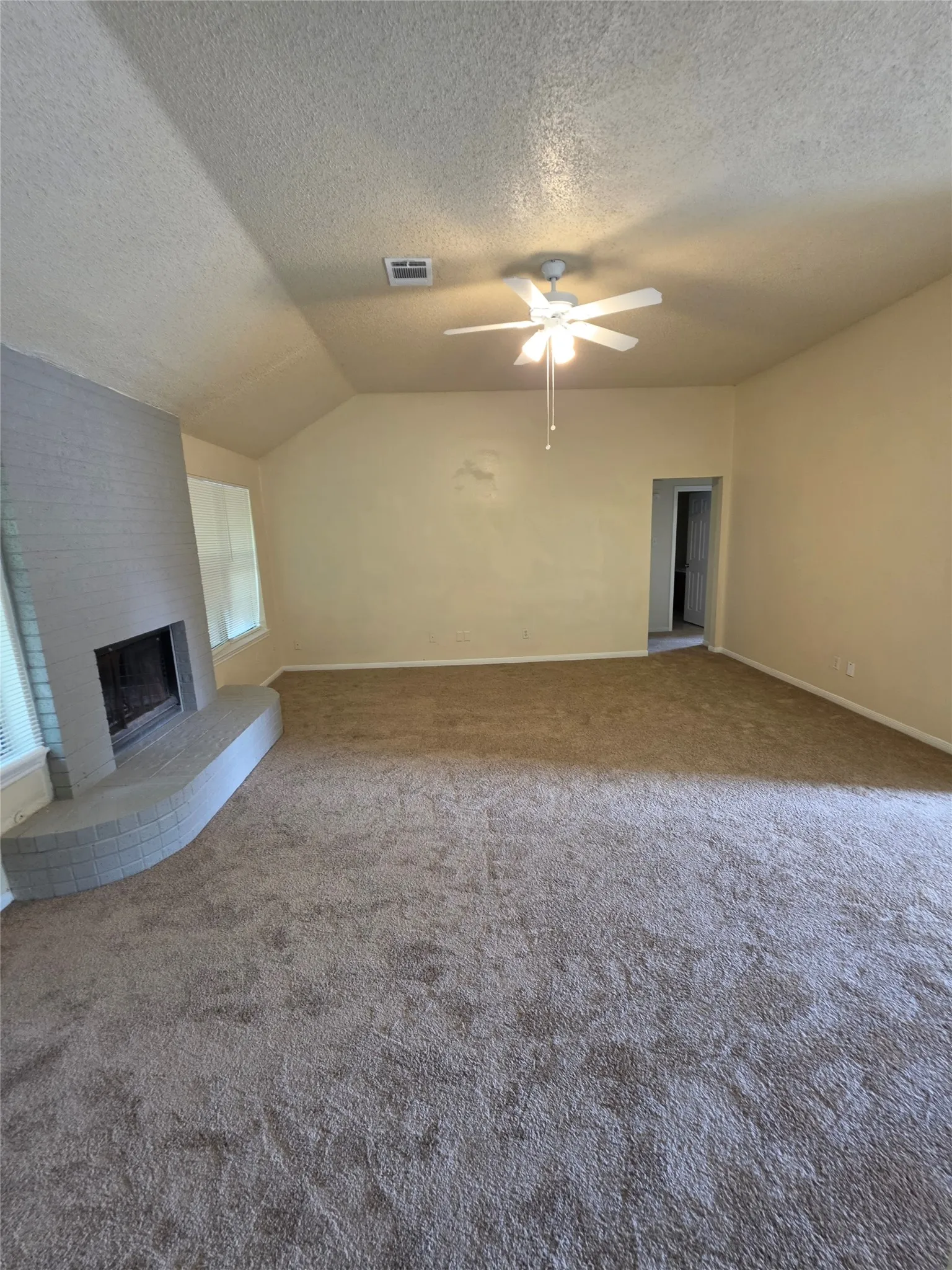 Single Family Residence For Rent in Dallas County , 401 Channel View Terrace, De Soto, Texas 75115, 3 Bedrooms, 2 Bathrooms, 2 Garage spaces, 1,648 Sqft, built in 1989, Price $2,150, mls#21328019, Real Estate Agent in De Soto, Homes For Rent in Dallas county, Homes For Rent in De Soto, Realtor in De Soto Texas, Real Estate Brokerage Independent Realty Texas, Luminita Cordes Realtor