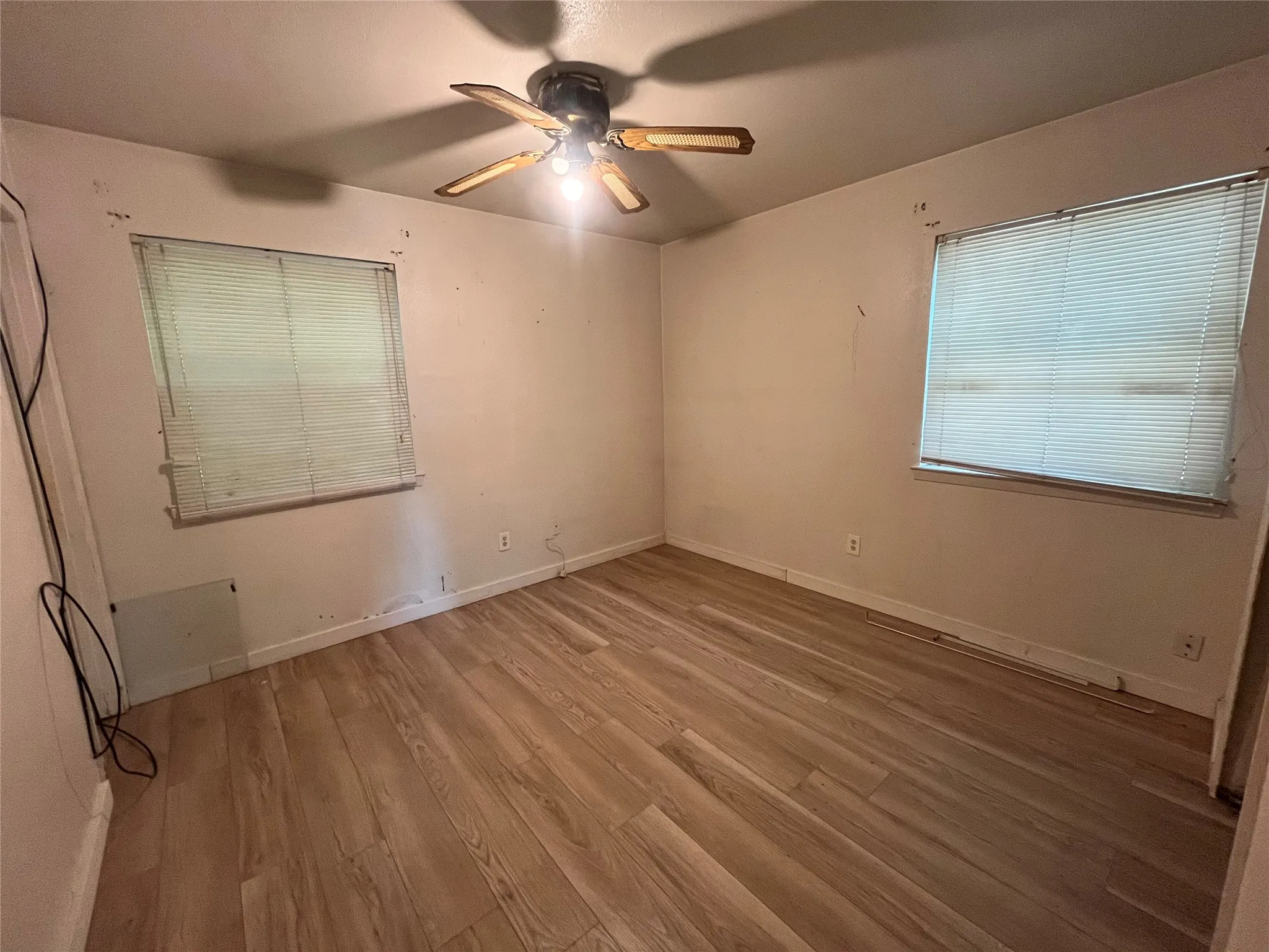 Single Family Residence For Sale in Dallas County , 6808 Sweet Sue Lane, Dallas, Texas 75241, 3 Bedroom, 2 Bathroom, 1 Garage spaces, 1,378 Sqft, built in 1962, mls#21328032, Real Estate Agent in Dallas, Homes For Sale in Dallas county, Homes For Sale in Dallas, Realtor in Dallas Texas, Real Estate Brokerage Independent Realty Texas, Luminita Cordes Realtor