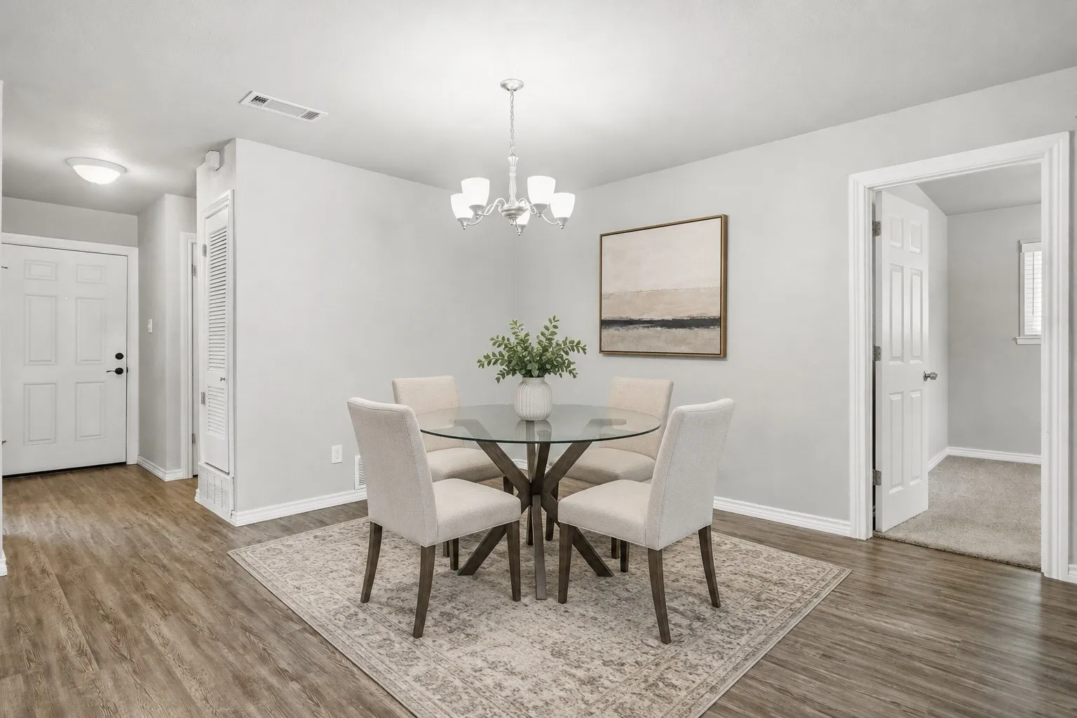 Dining area - virtually staged with AI