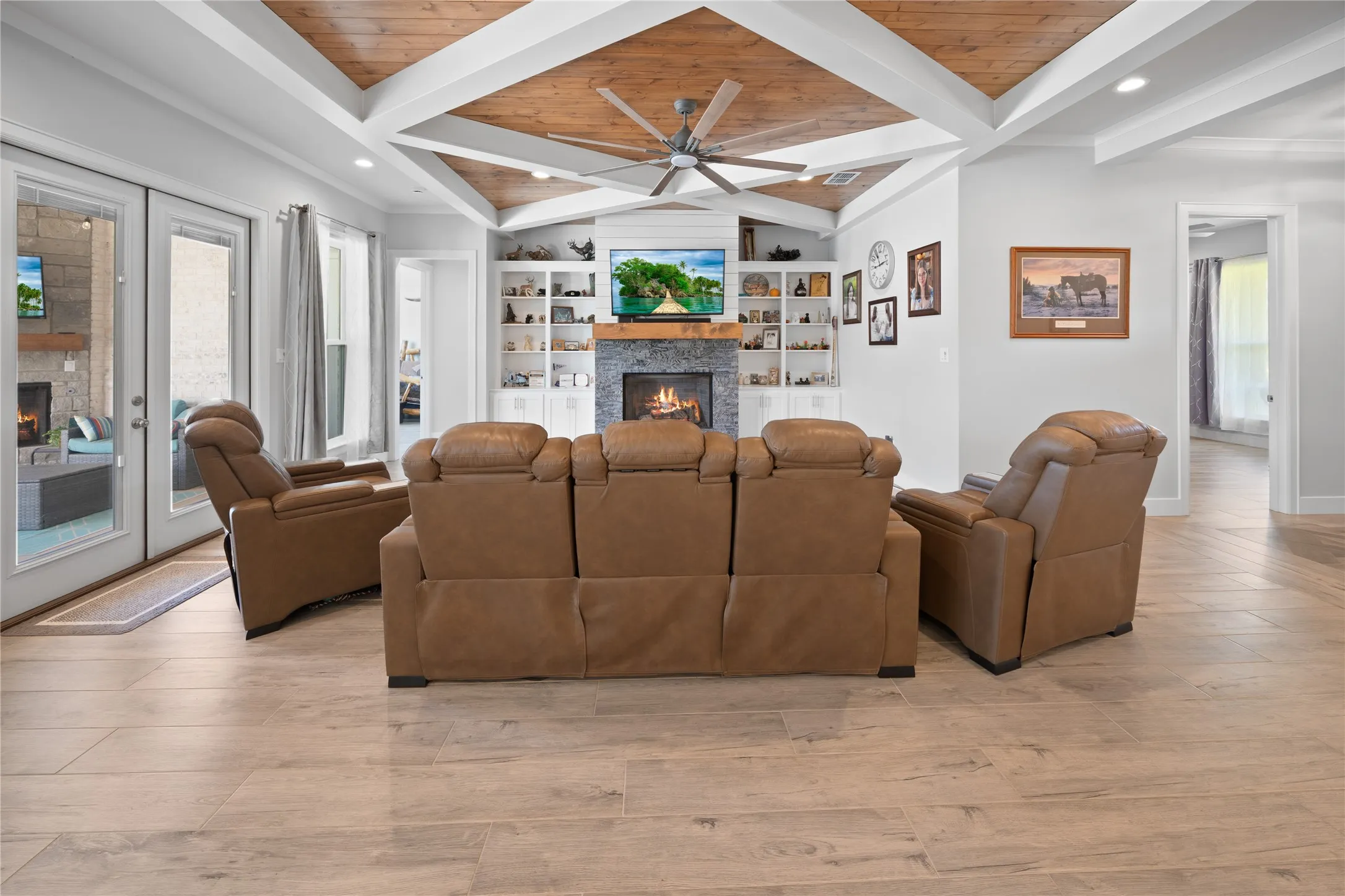 Single Family Residence For Sale in Cherokee County , 219 White N Gail Lane, Bullard, Texas 75757, 4 Bedroom, 4 Bathroom, 3 Garage spaces, 3,175 Sqft, built in 2023, mls#21324591, Real Estate Agent in Bullard, Homes For Sale in Cherokee county, Homes For Sale in Bullard, Realtor in Bullard Texas, Real Estate Brokerage Independent Realty Texas, Luminita Cordes Realtor