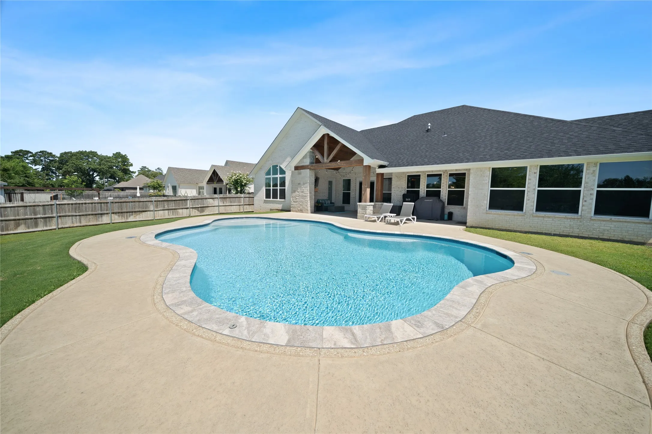 Single Family Residence For Sale in Cherokee County , 219 White N Gail Lane, Bullard, Texas 75757, 4 Bedroom, 4 Bathroom, 3 Garage spaces, 3,175 Sqft, built in 2023, mls#21324591, Real Estate Agent in Bullard, Homes For Sale in Cherokee county, Homes For Sale in Bullard, Realtor in Bullard Texas, Real Estate Brokerage Independent Realty Texas, Luminita Cordes Realtor