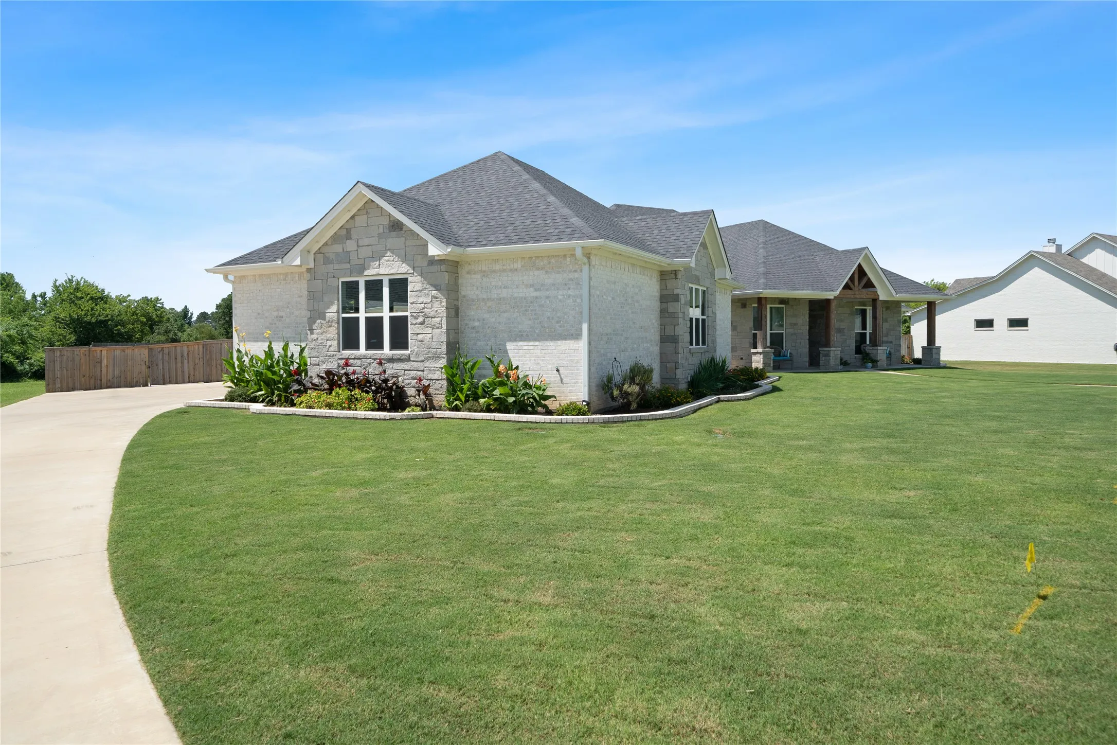 Single Family Residence For Sale in Cherokee County , 219 White N Gail Lane, Bullard, Texas 75757, 4 Bedroom, 4 Bathroom, 3 Garage spaces, 3,175 Sqft, built in 2023, mls#21324591, Real Estate Agent in Bullard, Homes For Sale in Cherokee county, Homes For Sale in Bullard, Realtor in Bullard Texas, Real Estate Brokerage Independent Realty Texas, Luminita Cordes Realtor