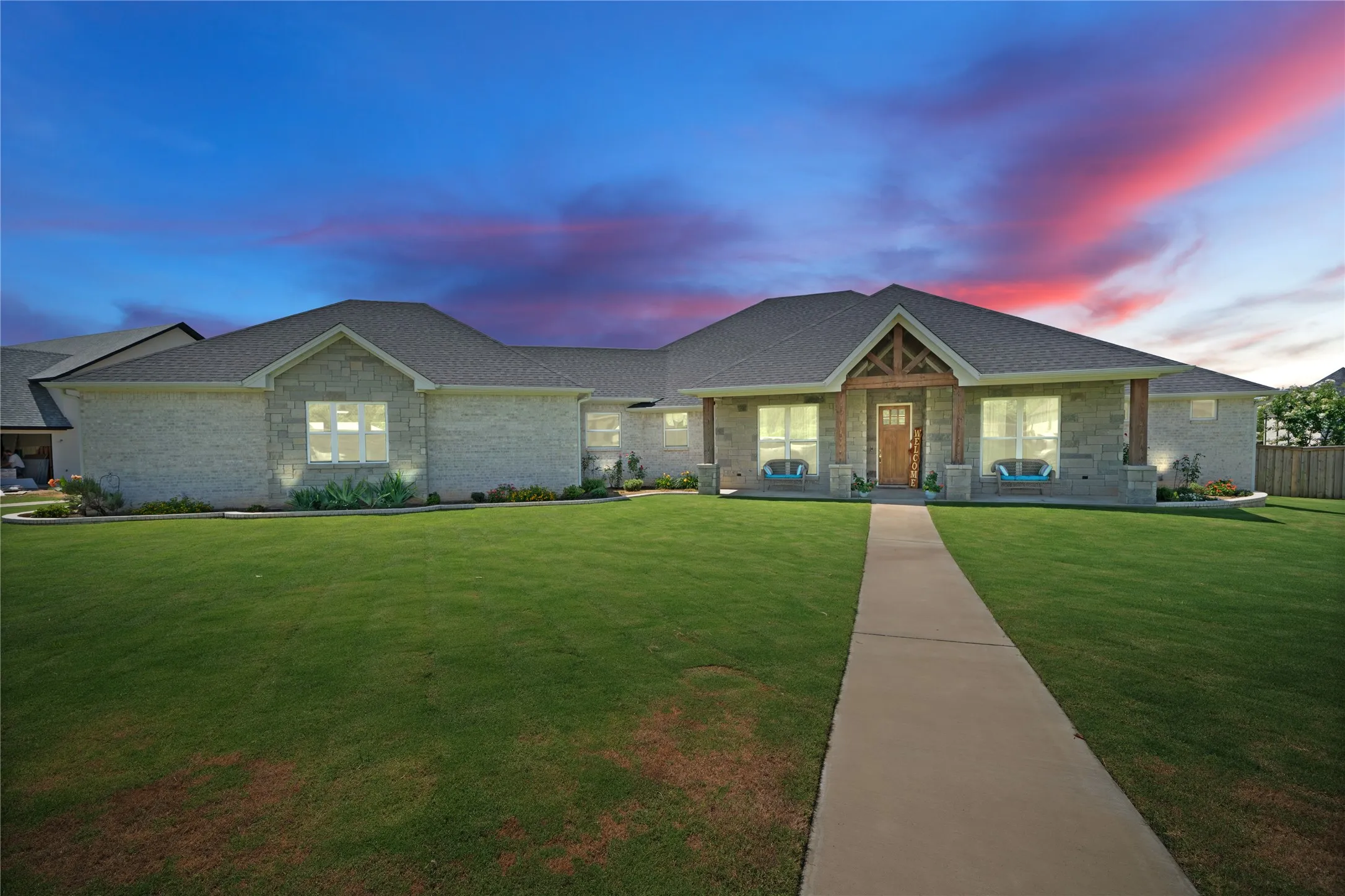 Single Family Residence For Sale in Cherokee County , 219 White N Gail Lane, Bullard, Texas 75757, 4 Bedroom, 4 Bathroom, 3 Garage spaces, 3,175 Sqft, built in 2023, mls#21324591, Real Estate Agent in Bullard, Homes For Sale in Cherokee county, Homes For Sale in Bullard, Realtor in Bullard Texas, Real Estate Brokerage Independent Realty Texas, Luminita Cordes Realtor