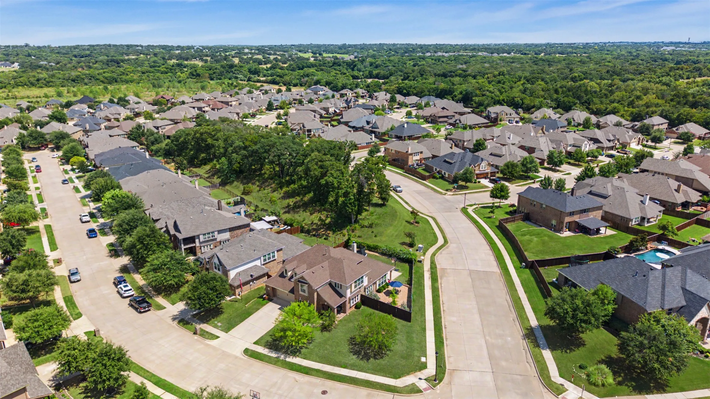 Single Family Residence For Sale in Johnson County , 1204 Barberry Drive, Burleson, Texas 76028, 5 Bedroom, 3 Bathroom, 2 Garage spaces, 3,257 Sqft, built in 2014, mls#21327350, Real Estate Agent in Burleson, Homes For Sale in Johnson county, Homes For Sale in Burleson, Realtor in Burleson Texas, Real Estate Brokerage Independent Realty Texas, Luminita Cordes Realtor