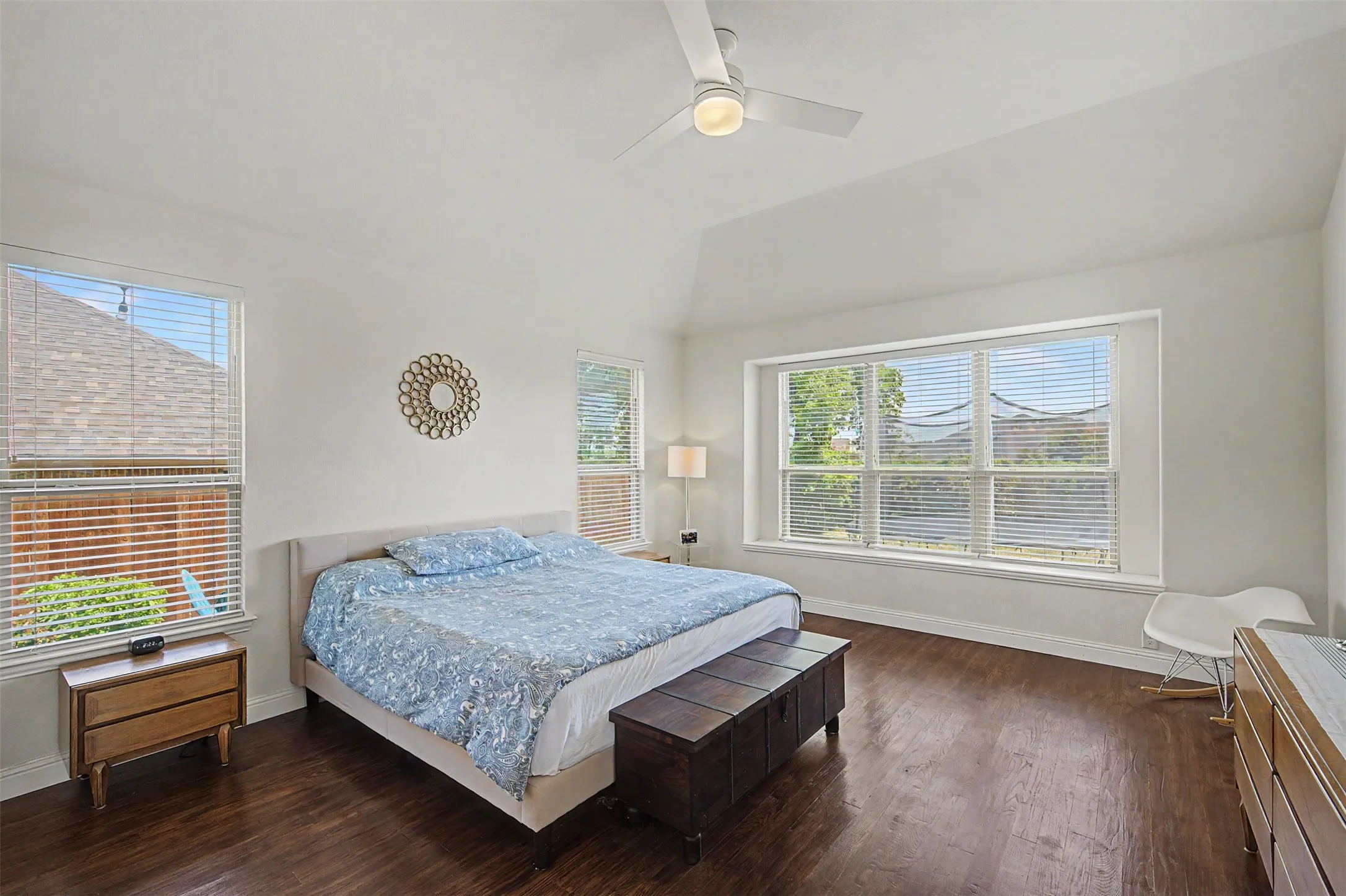 Single Family Residence For Sale in Johnson County , 1204 Barberry Drive, Burleson, Texas 76028, 5 Bedroom, 3 Bathroom, 2 Garage spaces, 3,257 Sqft, built in 2014, mls#21327350, Real Estate Agent in Burleson, Homes For Sale in Johnson county, Homes For Sale in Burleson, Realtor in Burleson Texas, Real Estate Brokerage Independent Realty Texas, Luminita Cordes Realtor