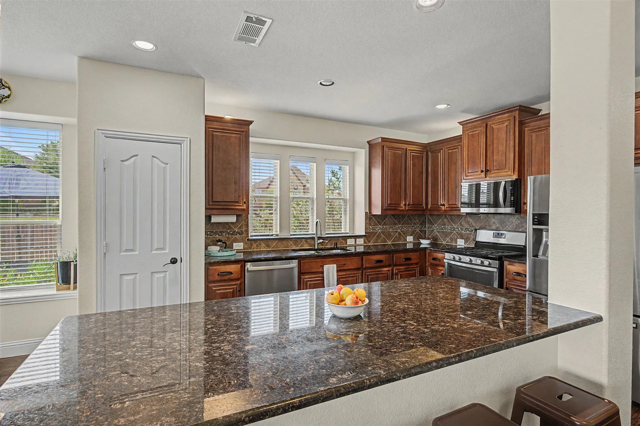 Single Family Residence For Sale in Johnson County , 1204 Barberry Drive, Burleson, Texas 76028, 5 Bedroom, 3 Bathroom, 2 Garage spaces, 3,257 Sqft, built in 2014, mls#21327350, Real Estate Agent in Burleson, Homes For Sale in Johnson county, Homes For Sale in Burleson, Realtor in Burleson Texas, Real Estate Brokerage Independent Realty Texas, Luminita Cordes Realtor