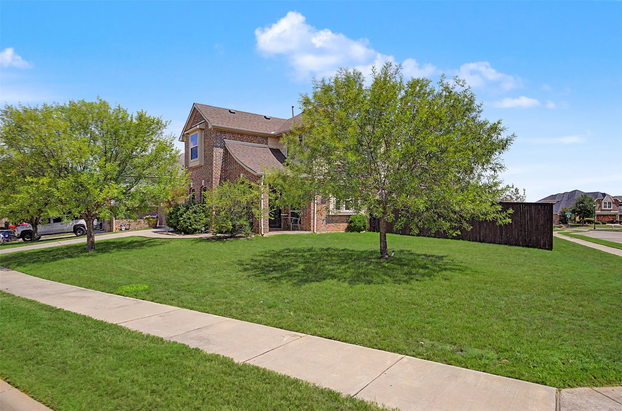 Single Family Residence For Sale in Johnson County , 1204 Barberry Drive, Burleson, Texas 76028, 5 Bedroom, 3 Bathroom, 2 Garage spaces, 3,257 Sqft, built in 2014, mls#21327350, Real Estate Agent in Burleson, Homes For Sale in Johnson county, Homes For Sale in Burleson, Realtor in Burleson Texas, Real Estate Brokerage Independent Realty Texas, Luminita Cordes Realtor