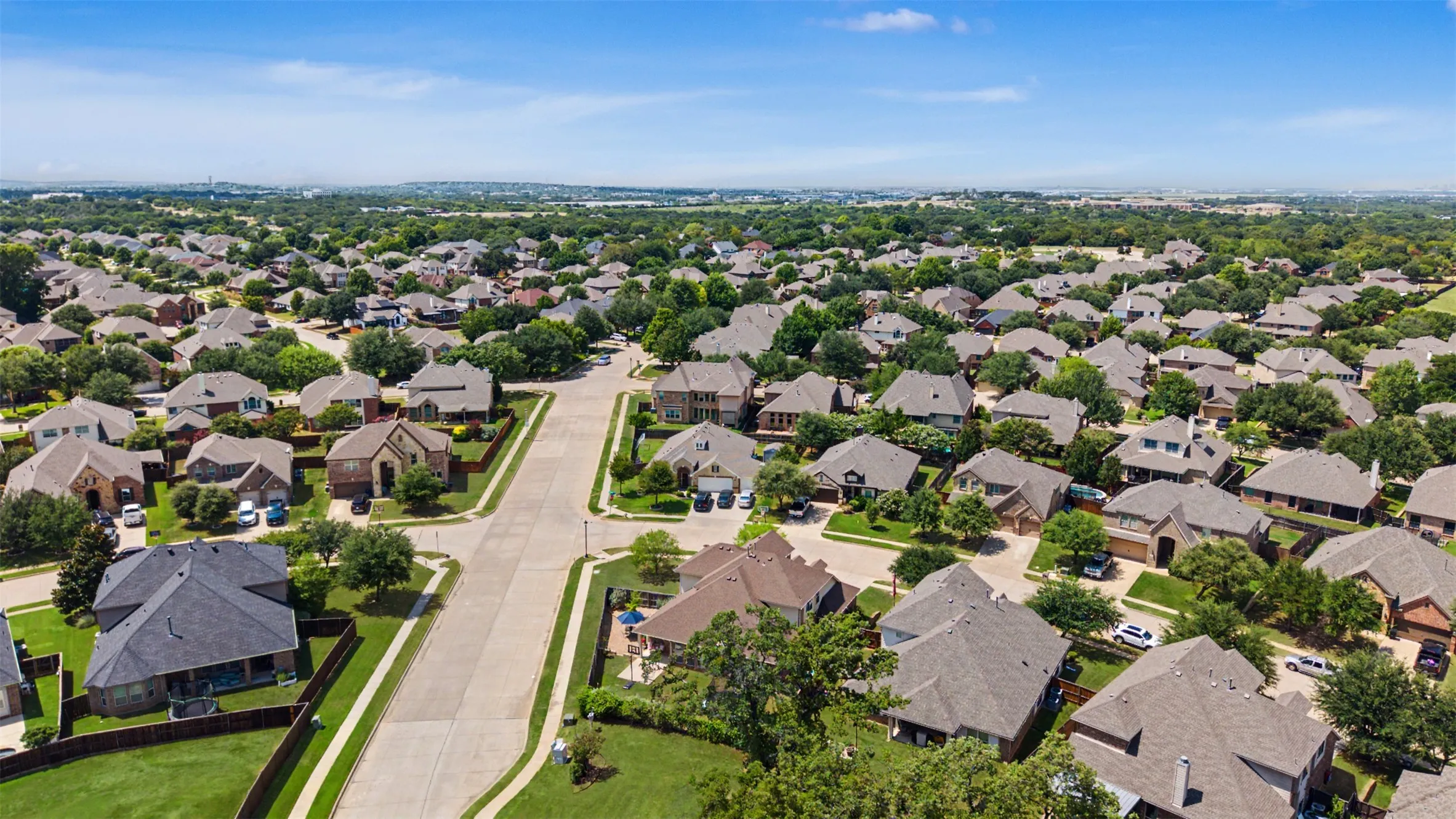 Single Family Residence For Sale in Johnson County , 1204 Barberry Drive, Burleson, Texas 76028, 5 Bedroom, 3 Bathroom, 2 Garage spaces, 3,257 Sqft, built in 2014, mls#21327350, Real Estate Agent in Burleson, Homes For Sale in Johnson county, Homes For Sale in Burleson, Realtor in Burleson Texas, Real Estate Brokerage Independent Realty Texas, Luminita Cordes Realtor