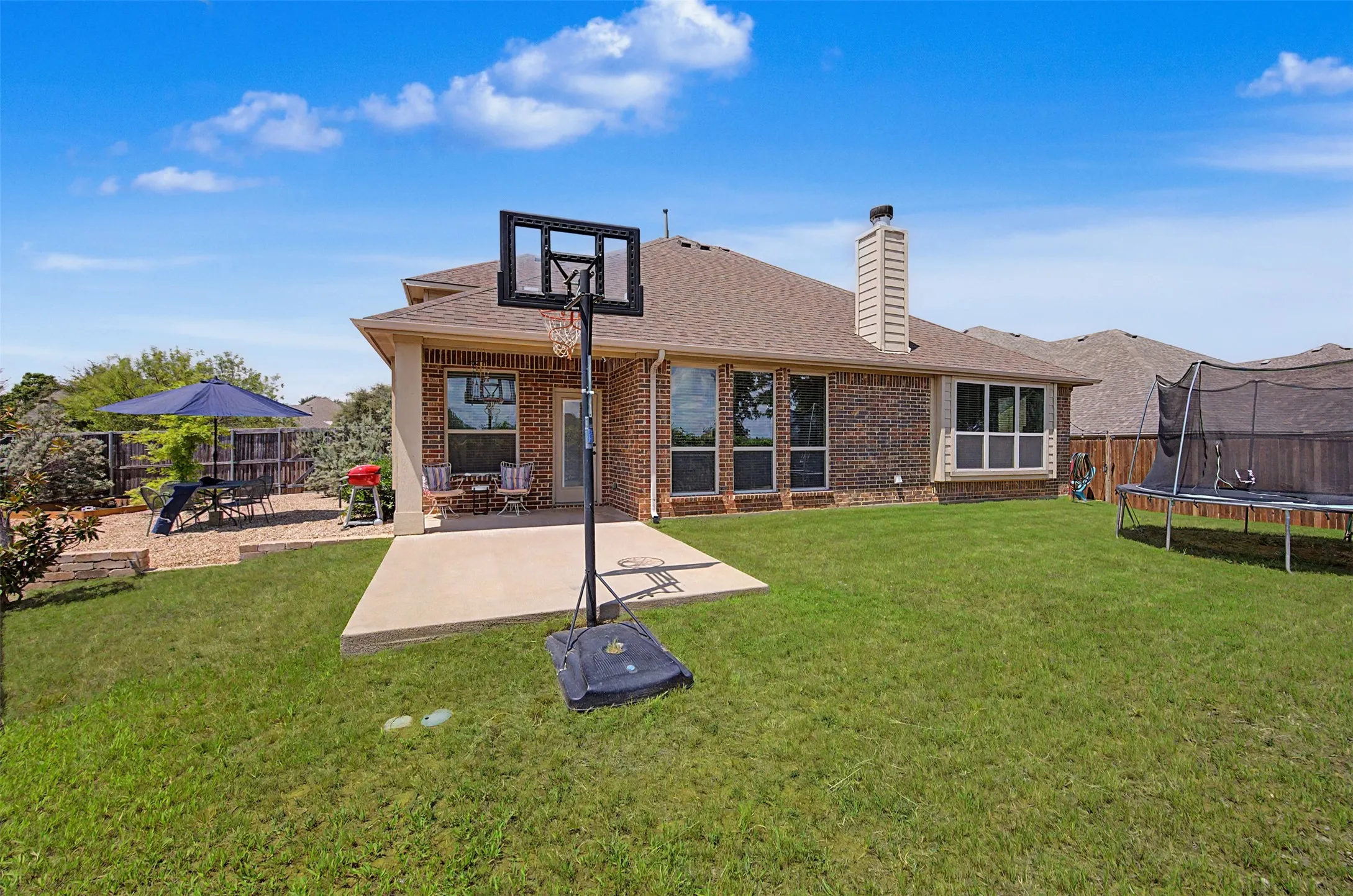 Single Family Residence For Sale in Johnson County , 1204 Barberry Drive, Burleson, Texas 76028, 5 Bedroom, 3 Bathroom, 2 Garage spaces, 3,257 Sqft, built in 2014, mls#21327350, Real Estate Agent in Burleson, Homes For Sale in Johnson county, Homes For Sale in Burleson, Realtor in Burleson Texas, Real Estate Brokerage Independent Realty Texas, Luminita Cordes Realtor