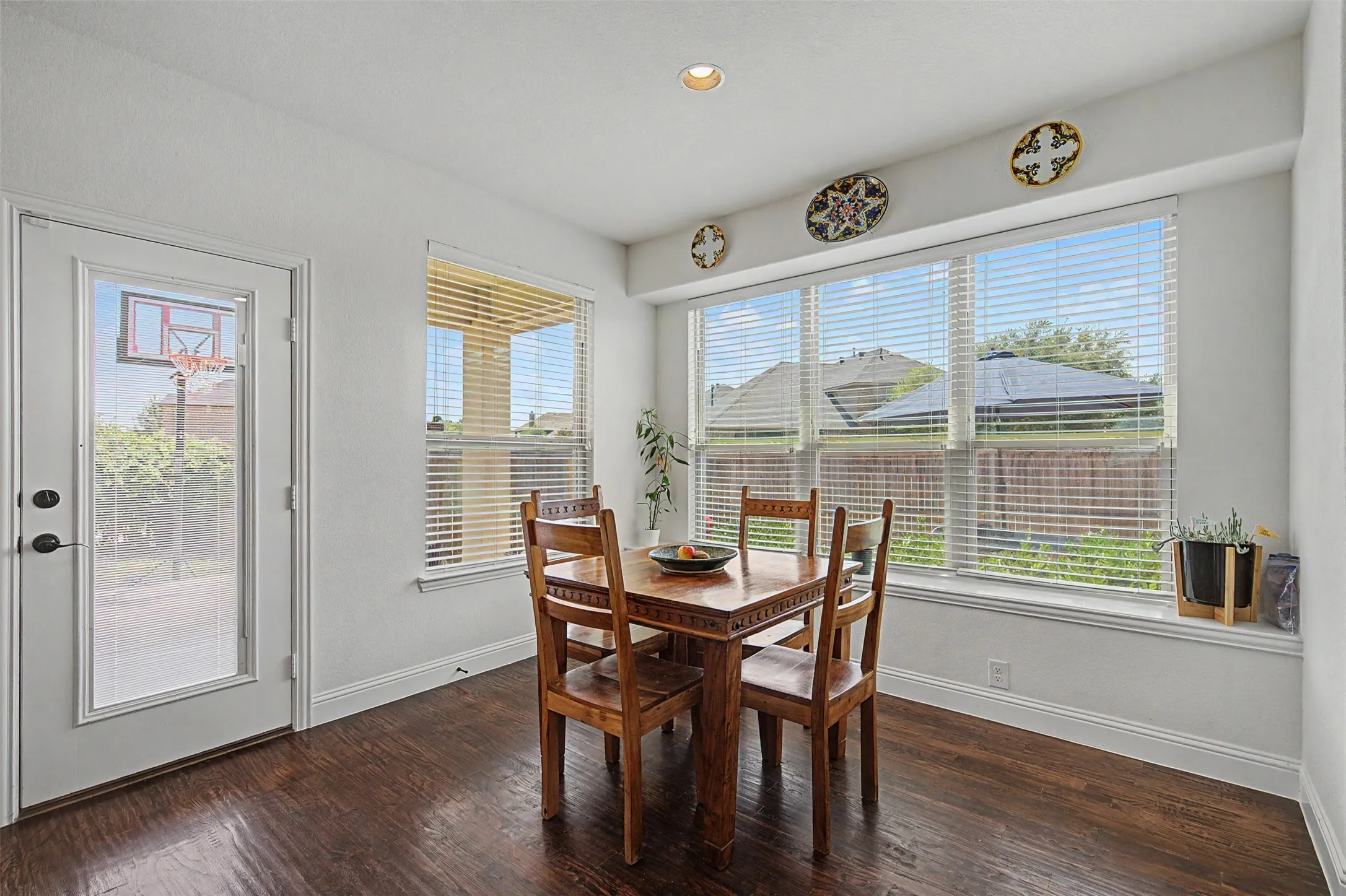 Single Family Residence For Sale in Johnson County , 1204 Barberry Drive, Burleson, Texas 76028, 5 Bedroom, 3 Bathroom, 2 Garage spaces, 3,257 Sqft, built in 2014, mls#21327350, Real Estate Agent in Burleson, Homes For Sale in Johnson county, Homes For Sale in Burleson, Realtor in Burleson Texas, Real Estate Brokerage Independent Realty Texas, Luminita Cordes Realtor