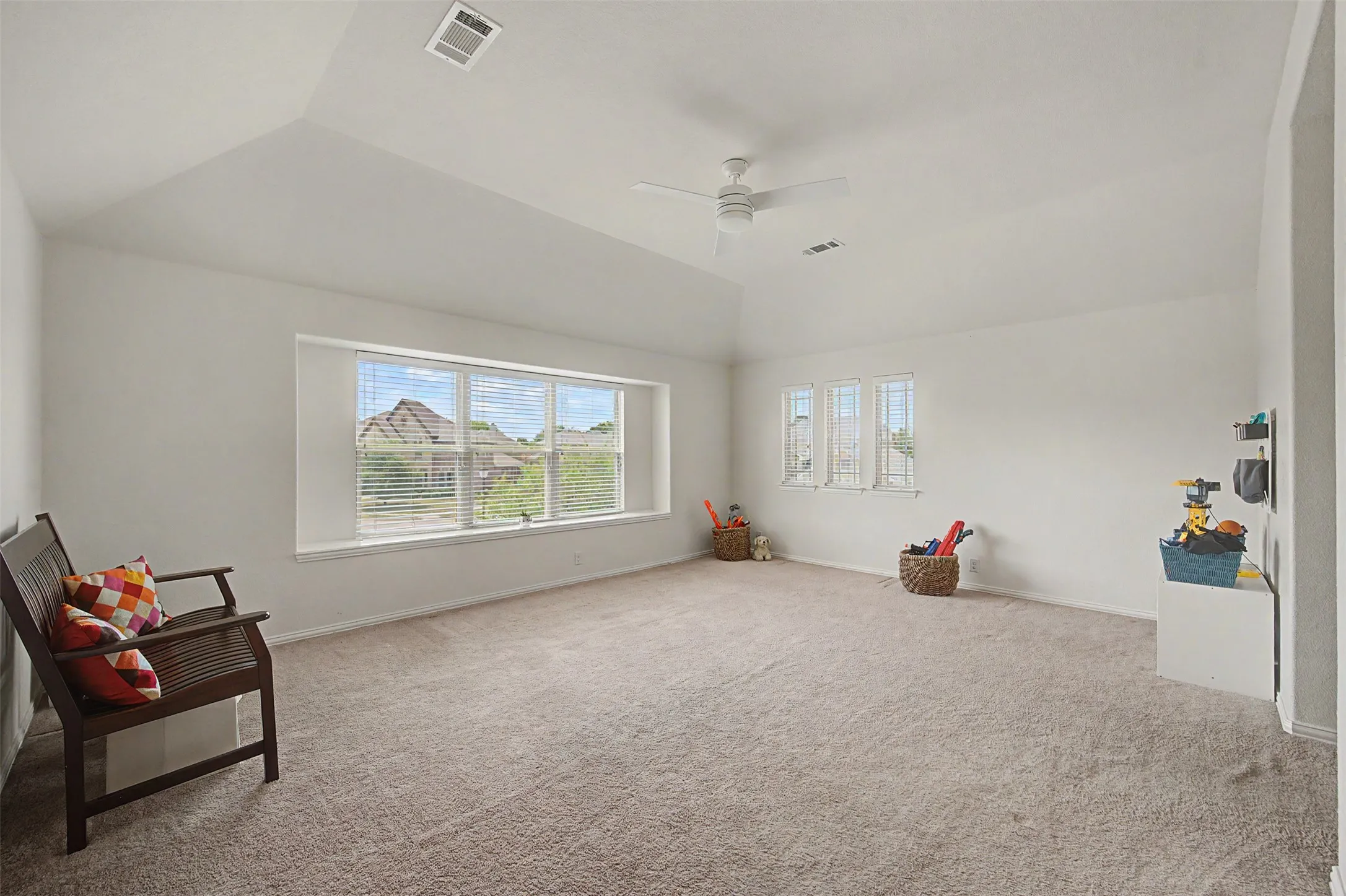 Single Family Residence For Sale in Johnson County , 1204 Barberry Drive, Burleson, Texas 76028, 5 Bedroom, 3 Bathroom, 2 Garage spaces, 3,257 Sqft, built in 2014, mls#21327350, Real Estate Agent in Burleson, Homes For Sale in Johnson county, Homes For Sale in Burleson, Realtor in Burleson Texas, Real Estate Brokerage Independent Realty Texas, Luminita Cordes Realtor