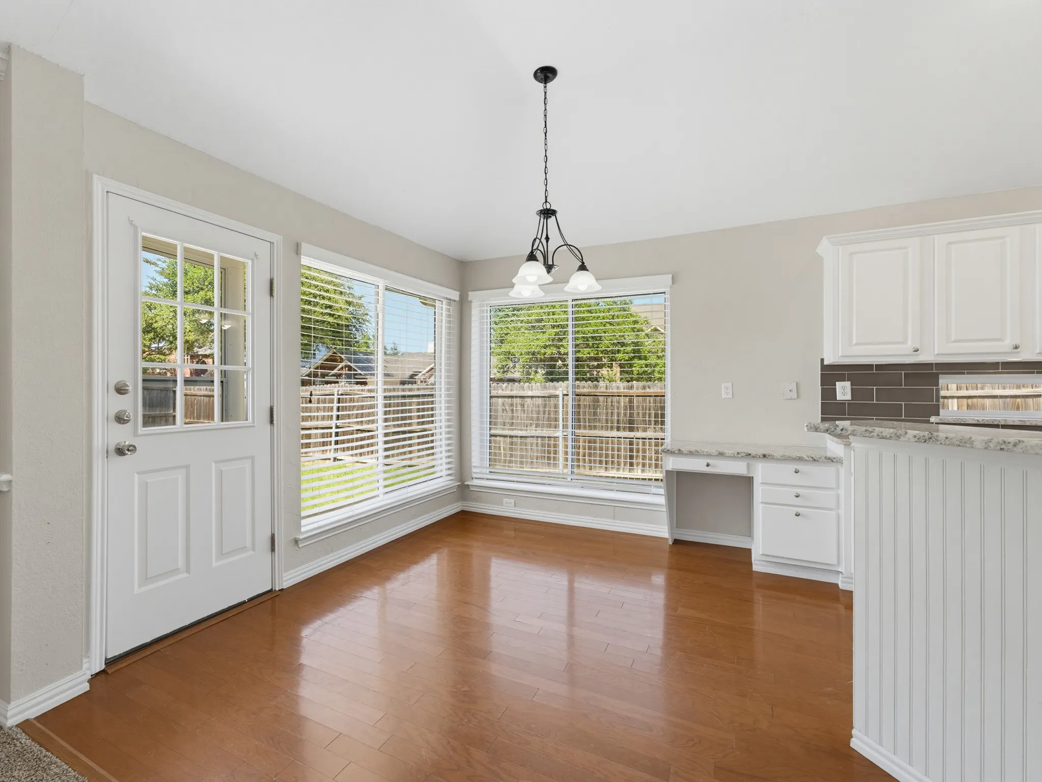 Single Family Residence For Sale in Tarrant County , 637 Cedarwood Drive, Keller, Texas 76248, 4 Bedroom, 2 Bathroom, 2 Garage spaces, 2,022 Sqft, built in 1995, mls#21327234, Real Estate Agent in Keller, Homes For Sale in Tarrant county, Homes For Sale in Keller, Realtor in Keller Texas, Real Estate Brokerage Independent Realty Texas, Luminita Cordes Realtor