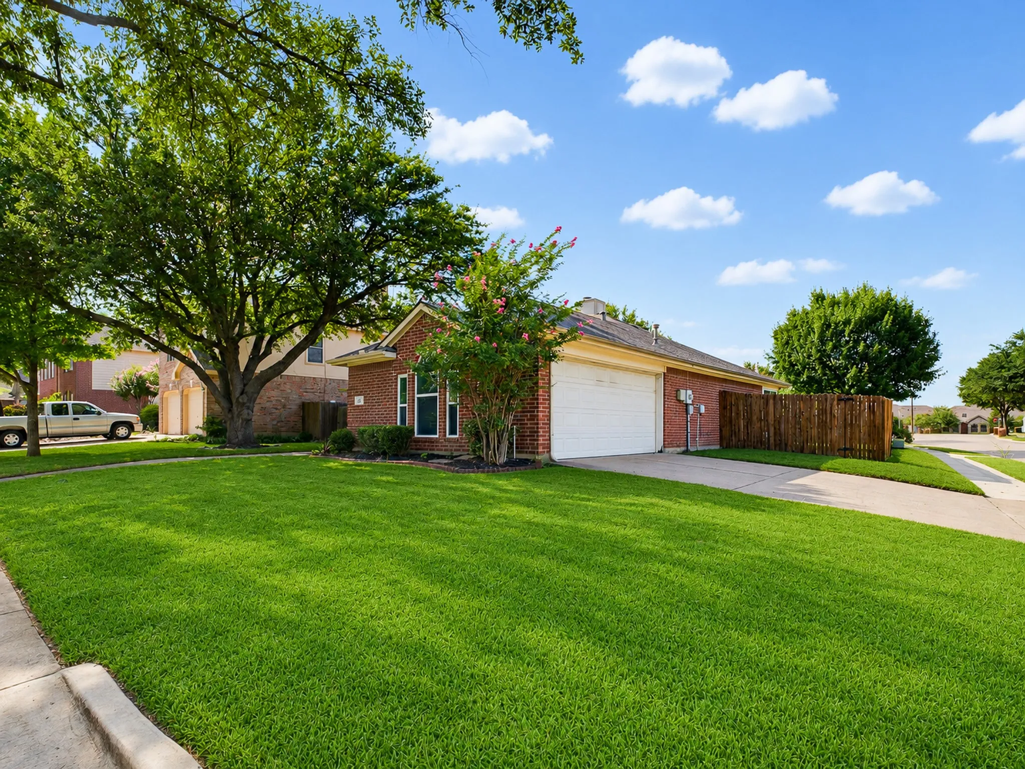 Single Family Residence For Sale in Tarrant County , 637 Cedarwood Drive, Keller, Texas 76248, 4 Bedroom, 2 Bathroom, 2 Garage spaces, 2,022 Sqft, built in 1995, mls#21327234, Real Estate Agent in Keller, Homes For Sale in Tarrant county, Homes For Sale in Keller, Realtor in Keller Texas, Real Estate Brokerage Independent Realty Texas, Luminita Cordes Realtor