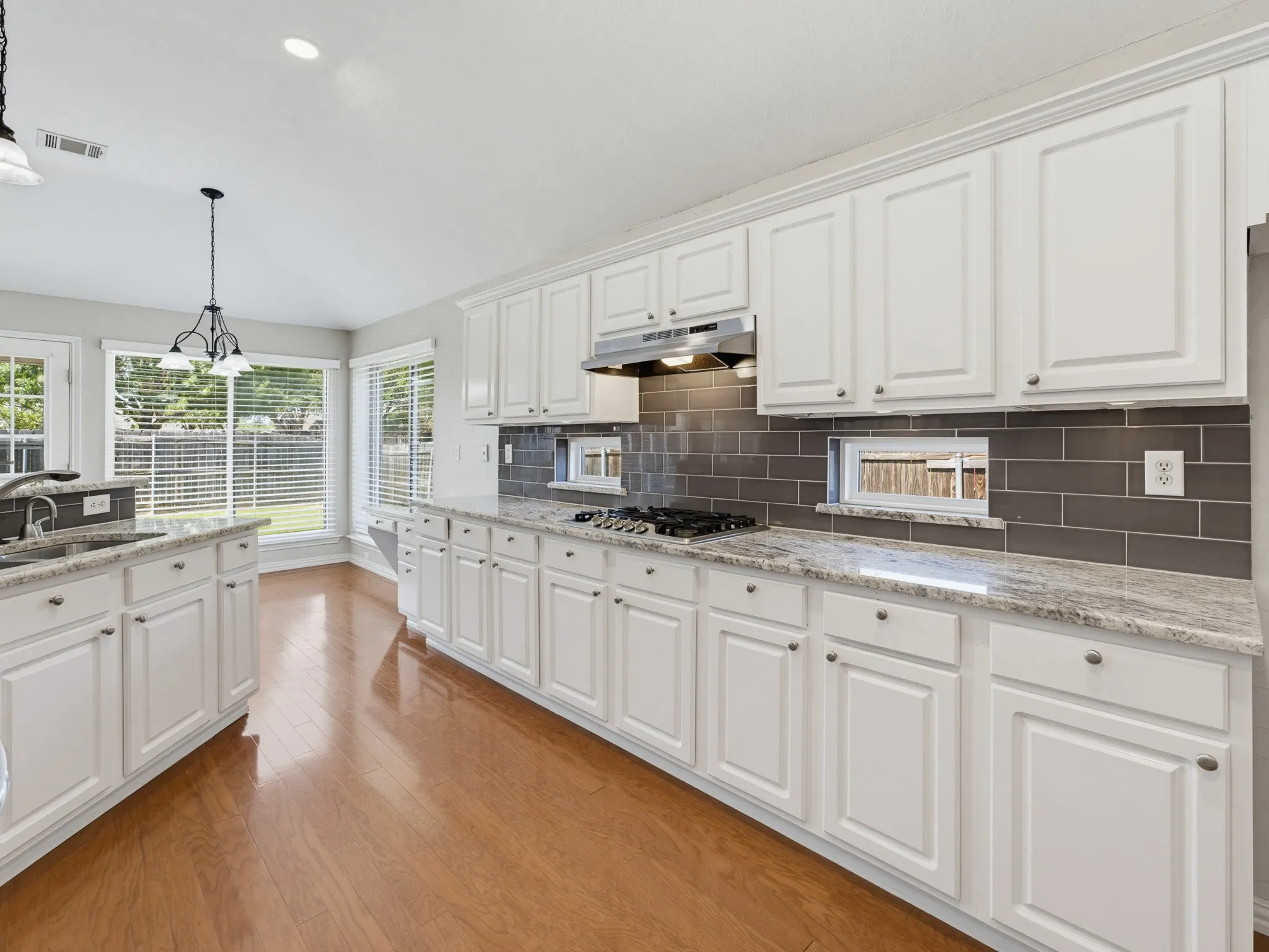 Single Family Residence For Sale in Tarrant County , 637 Cedarwood Drive, Keller, Texas 76248, 4 Bedroom, 2 Bathroom, 2 Garage spaces, 2,022 Sqft, built in 1995, mls#21327234, Real Estate Agent in Keller, Homes For Sale in Tarrant county, Homes For Sale in Keller, Realtor in Keller Texas, Real Estate Brokerage Independent Realty Texas, Luminita Cordes Realtor