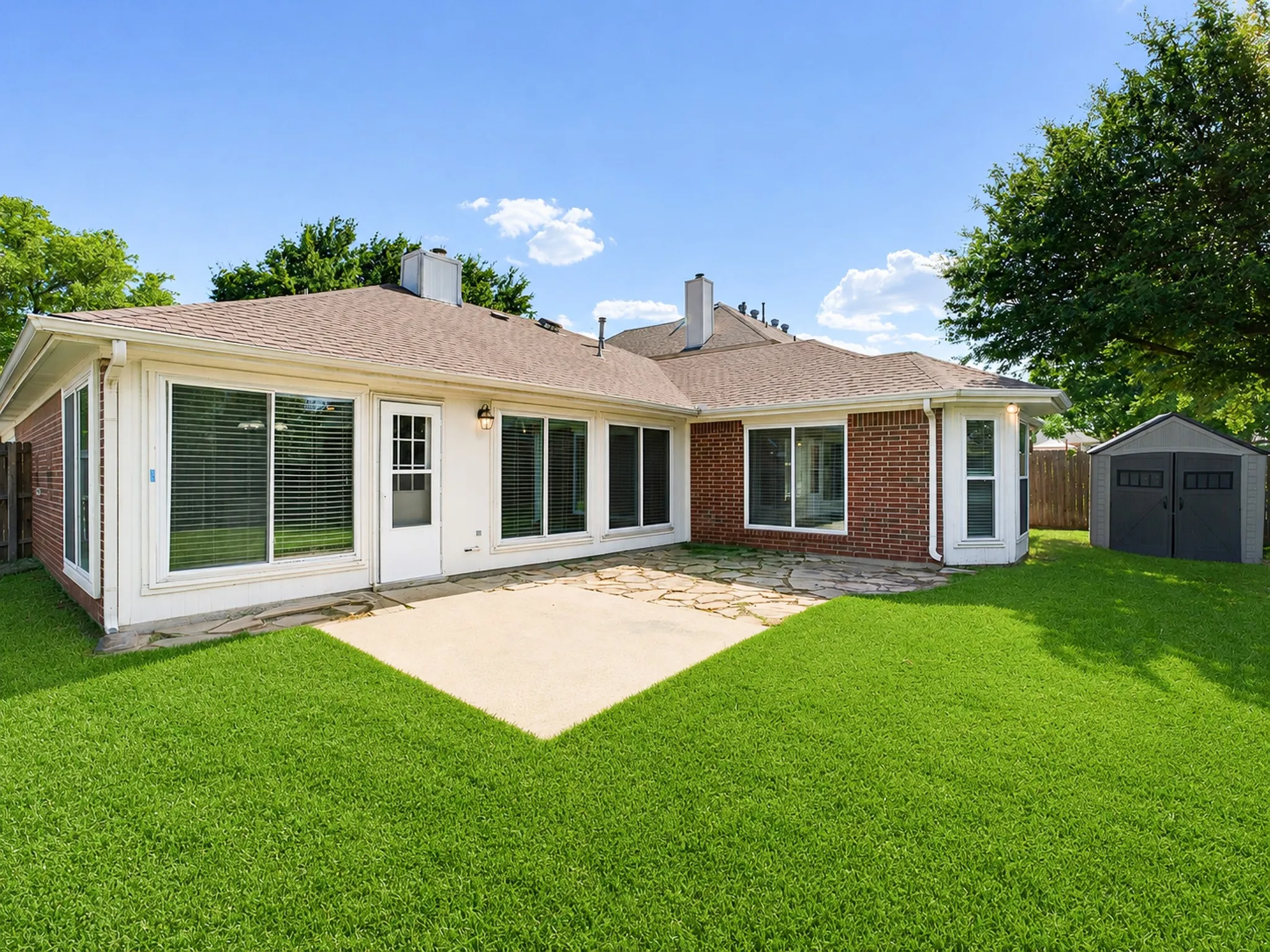 Single Family Residence For Sale in Tarrant County , 637 Cedarwood Drive, Keller, Texas 76248, 4 Bedroom, 2 Bathroom, 2 Garage spaces, 2,022 Sqft, built in 1995, mls#21327234, Real Estate Agent in Keller, Homes For Sale in Tarrant county, Homes For Sale in Keller, Realtor in Keller Texas, Real Estate Brokerage Independent Realty Texas, Luminita Cordes Realtor