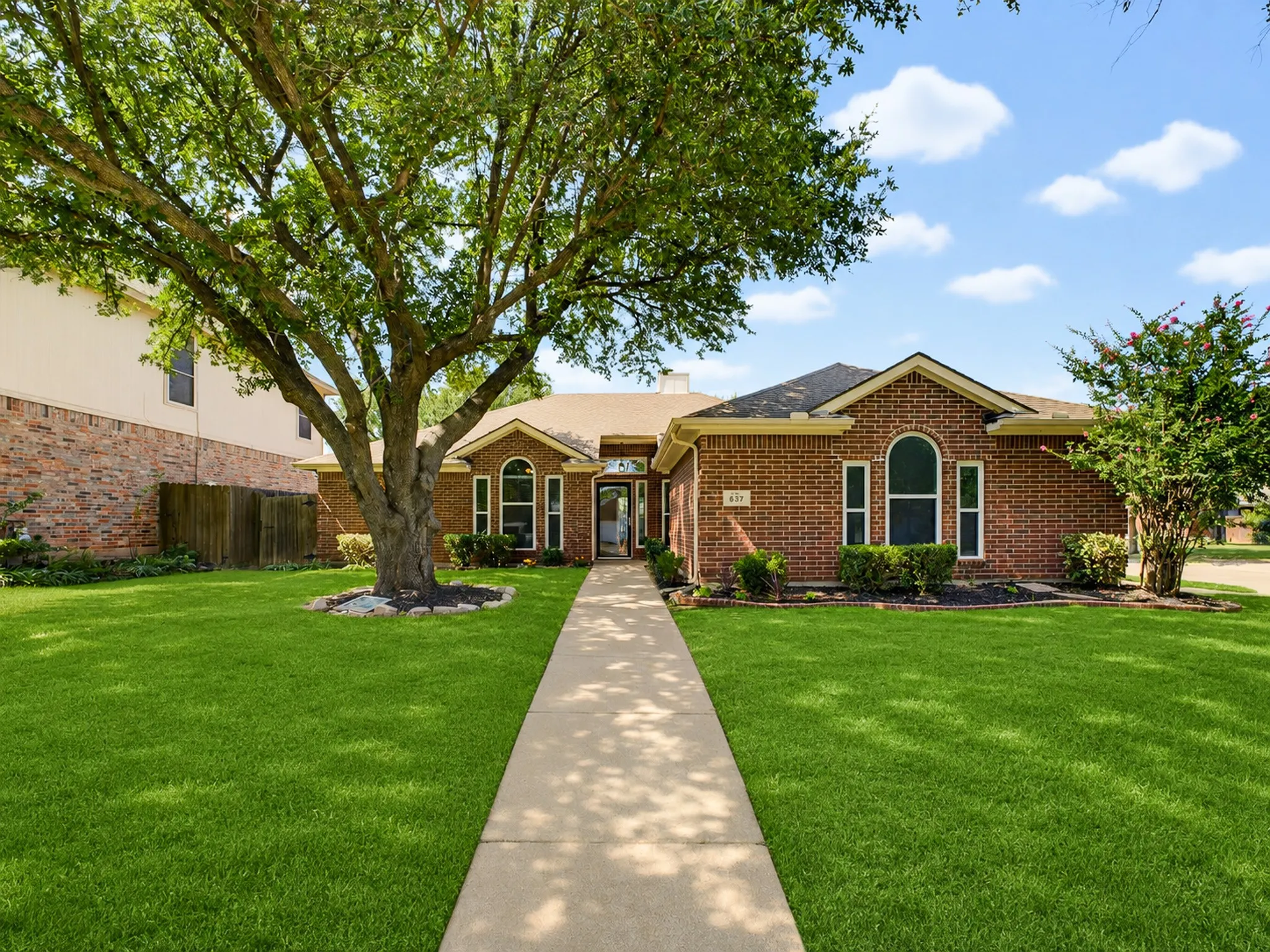 Single Family Residence For Sale in Tarrant County , 637 Cedarwood Drive, Keller, Texas 76248, 4 Bedroom, 2 Bathroom, 2 Garage spaces, 2,022 Sqft, built in 1995, mls#21327234, Real Estate Agent in Keller, Homes For Sale in Tarrant county, Homes For Sale in Keller, Realtor in Keller Texas, Real Estate Brokerage Independent Realty Texas, Luminita Cordes Realtor