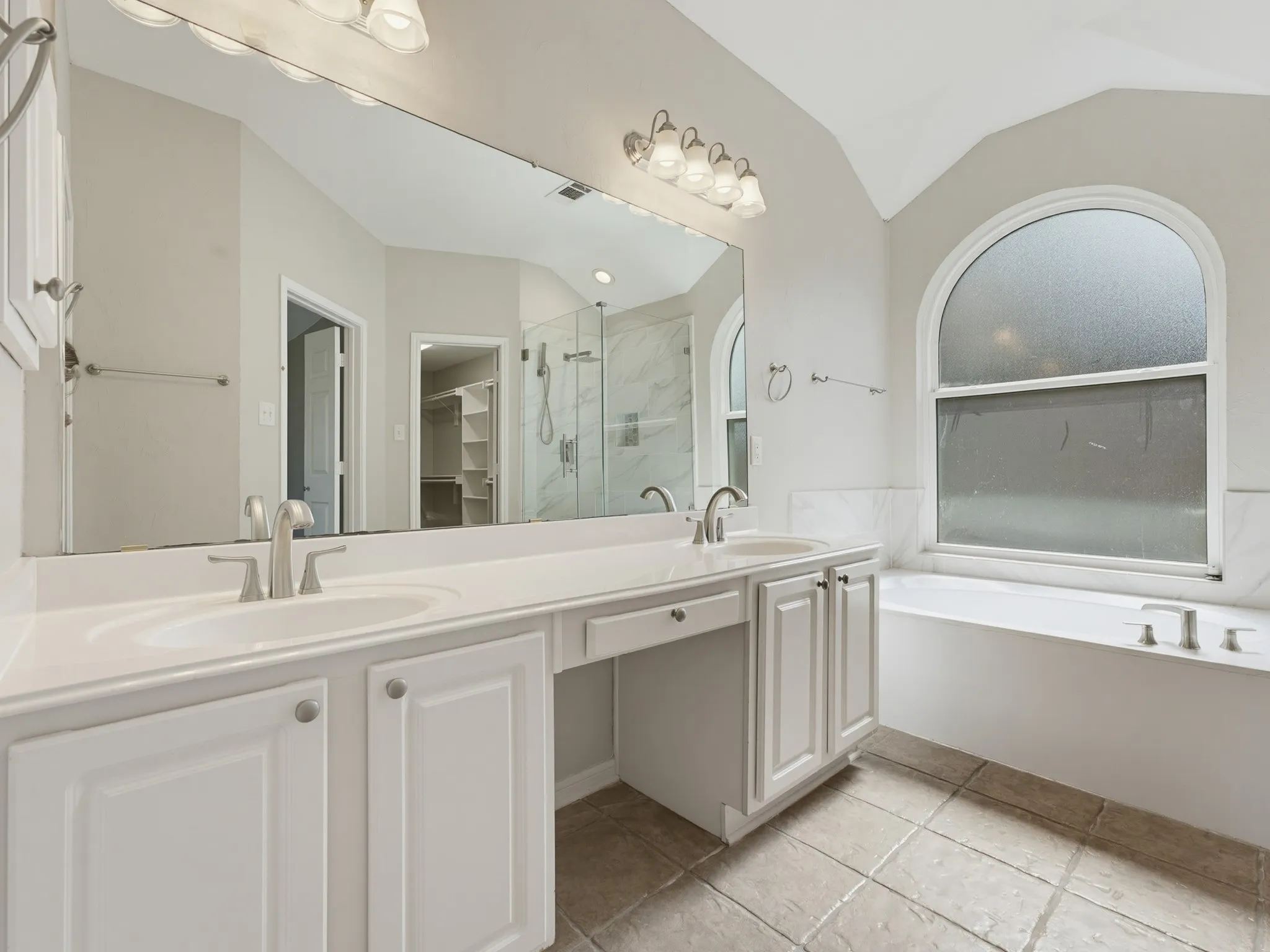Single Family Residence For Sale in Tarrant County , 637 Cedarwood Drive, Keller, Texas 76248, 4 Bedroom, 2 Bathroom, 2 Garage spaces, 2,022 Sqft, built in 1995, mls#21327234, Real Estate Agent in Keller, Homes For Sale in Tarrant county, Homes For Sale in Keller, Realtor in Keller Texas, Real Estate Brokerage Independent Realty Texas, Luminita Cordes Realtor