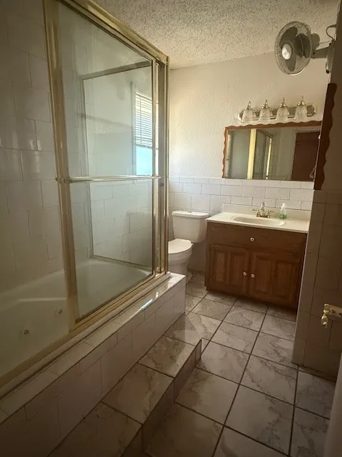 Single Family Residence For Sale in Collin County , 8761 S County Road, Frisco, Texas 75034, 3 Bedrooms, 3 Bathrooms, 1 Garage spaces, 1,736 Sqft, built in 1985, Price $550,000, mls#21328045, Real Estate Agent in Frisco, Homes For Sale in Collin county, Homes For Sale in Frisco, Realtor in Frisco Texas, Real Estate Brokerage Independent Realty Texas, Luminita Cordes Realtor