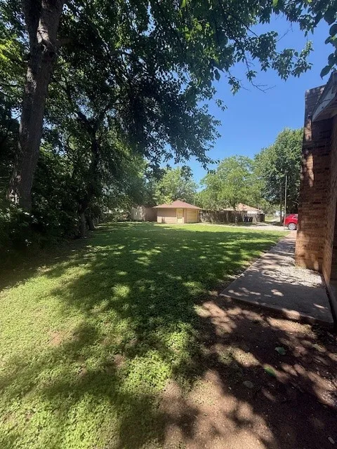 Single Family Residence For Sale in Collin County , 8761 S County Road, Frisco, Texas 75034, 3 Bedrooms, 3 Bathrooms, 1 Garage spaces, 1,736 Sqft, built in 1985, Price $550,000, mls#21328045, Real Estate Agent in Frisco, Homes For Sale in Collin county, Homes For Sale in Frisco, Realtor in Frisco Texas, Real Estate Brokerage Independent Realty Texas, Luminita Cordes Realtor