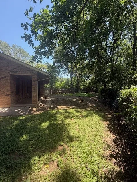Single Family Residence For Sale in Collin County , 8761 S County Road, Frisco, Texas 75034, 3 Bedrooms, 3 Bathrooms, 1 Garage spaces, 1,736 Sqft, built in 1985, Price $550,000, mls#21328045, Real Estate Agent in Frisco, Homes For Sale in Collin county, Homes For Sale in Frisco, Realtor in Frisco Texas, Real Estate Brokerage Independent Realty Texas, Luminita Cordes Realtor
