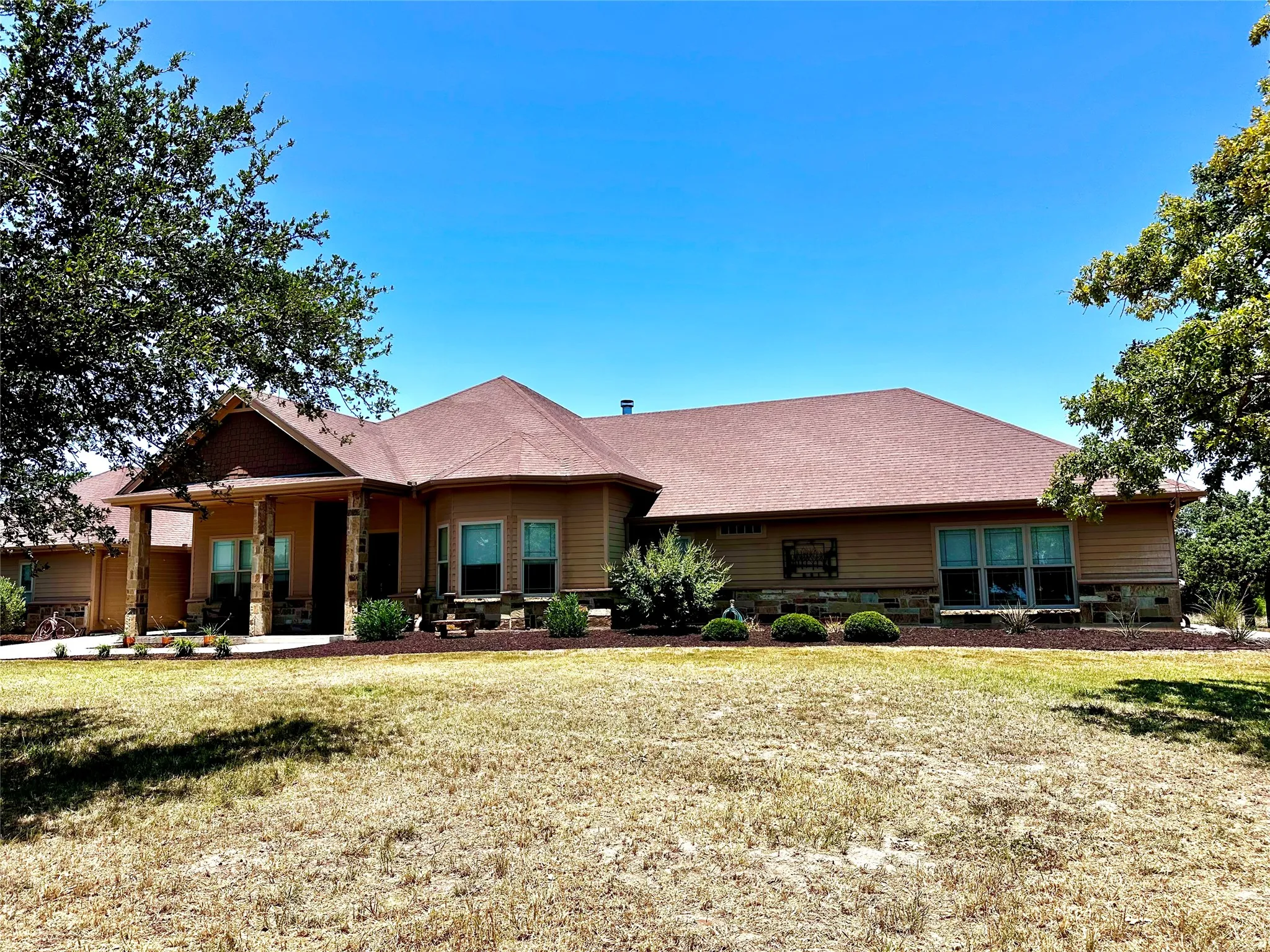 Farm For Sale in Callahan County , 7846 County Road 452, Cross Plains, Texas 76443, 3 Bedroom, 3 Bathroom, 2 Garage spaces, 3,996 Sqft, built in 2017, mls#21328064, Real Estate Agent in Cross Plains, Homes For Sale in Callahan county, Homes For Sale in Cross Plains, Realtor in Cross Plains Texas, Real Estate Brokerage Independent Realty Texas, Luminita Cordes Realtor