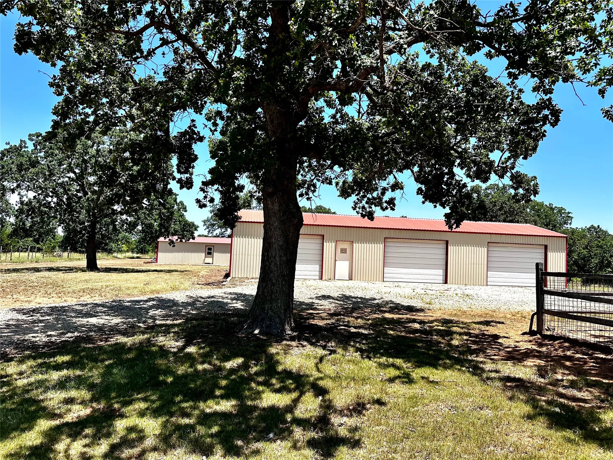 Farm For Sale in Callahan County , 7846 County Road 452, Cross Plains, Texas 76443, 3 Bedroom, 3 Bathroom, 2 Garage spaces, 3,996 Sqft, built in 2017, mls#21328064, Real Estate Agent in Cross Plains, Homes For Sale in Callahan county, Homes For Sale in Cross Plains, Realtor in Cross Plains Texas, Real Estate Brokerage Independent Realty Texas, Luminita Cordes Realtor