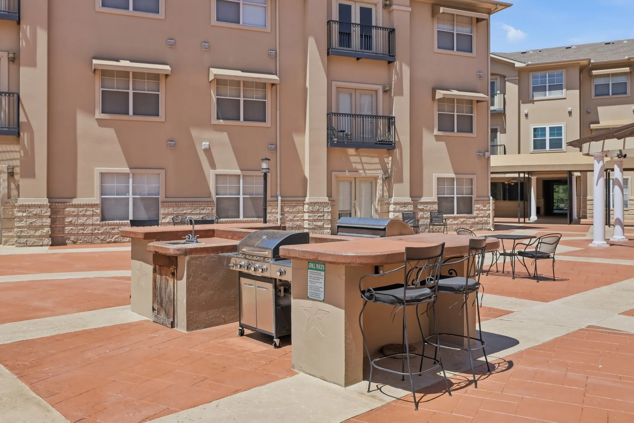 Condominium For Rent in Dallas County , 3102 Kings Road 2212, Dallas, Texas 75219, 2 Bedroom, 2 Bathroom, Garage spaces, 968 Sqft, built in 2001, mls#21328068, Real Estate Agent in Dallas, Homes For Rent in Dallas county, Homes For Rent in Dallas, Realtor in Dallas Texas, Real Estate Brokerage Independent Realty Texas, Luminita Cordes Realtor