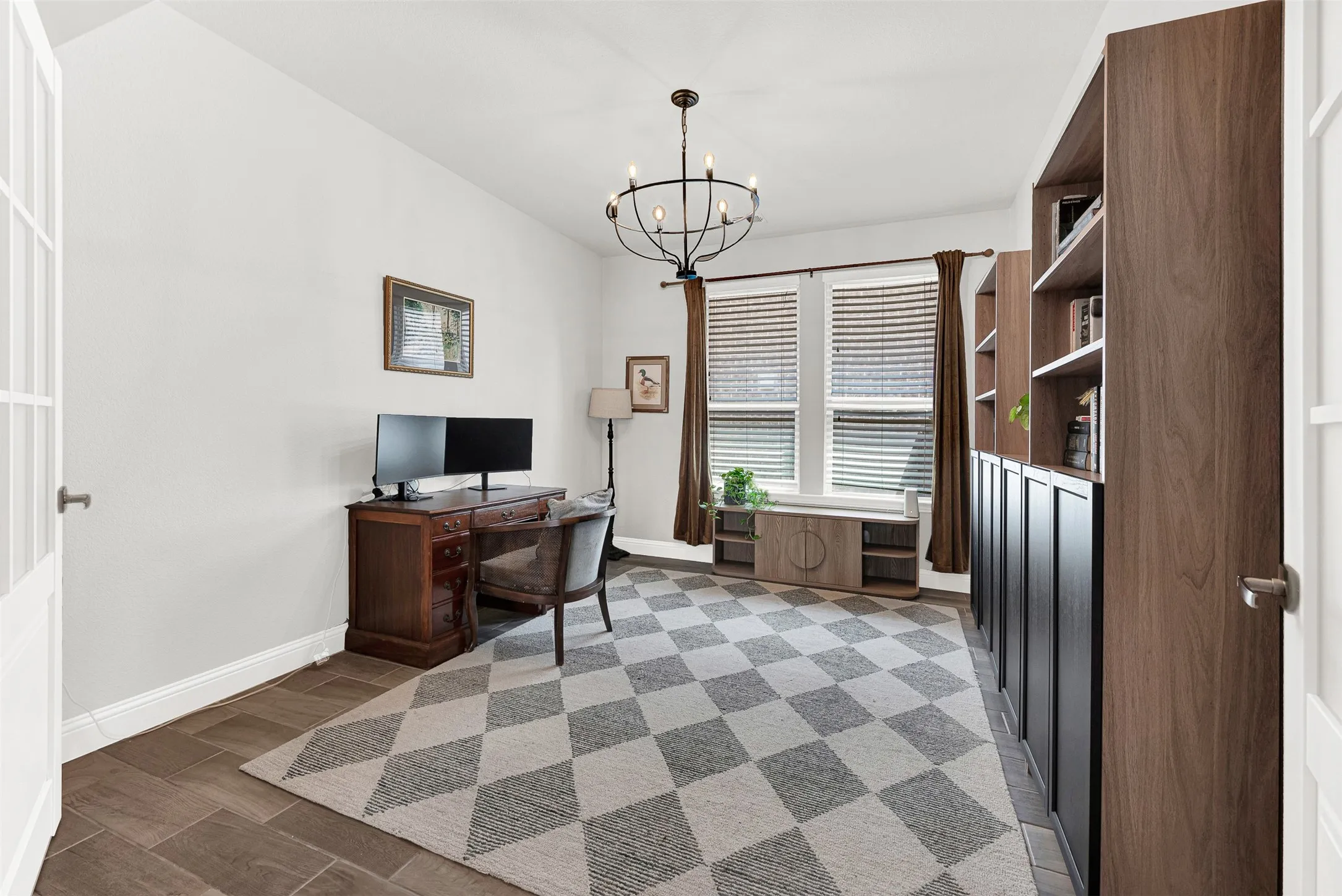 Single Family Residence For Sale in Collin County , 917 Llano Falls Drive, Mc Kinney, Texas 75071, 3 Bedrooms, 2 Bathrooms, 2 Garage spaces, 2,517 Sqft, built in 2015, Price $489,000, mls#21328026, Real Estate Agent in Mc Kinney, Homes For Sale in Collin county, Homes For Sale in Mc Kinney, Realtor in Mc Kinney Texas, Real Estate Brokerage Independent Realty Texas, Luminita Cordes Realtor