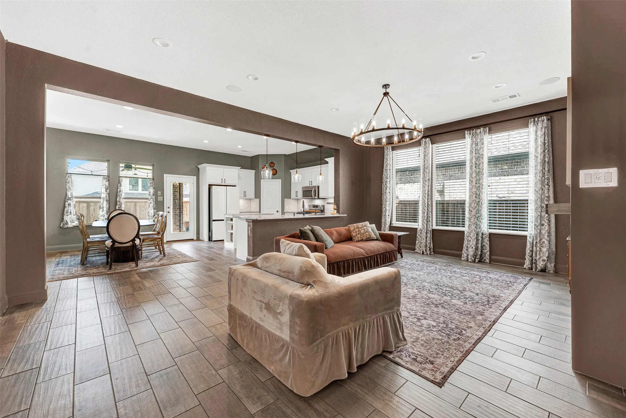 Single Family Residence For Sale in Collin County , 917 Llano Falls Drive, Mc Kinney, Texas 75071, 3 Bedrooms, 2 Bathrooms, 2 Garage spaces, 2,517 Sqft, built in 2015, Price $489,000, mls#21328026, Real Estate Agent in Mc Kinney, Homes For Sale in Collin county, Homes For Sale in Mc Kinney, Realtor in Mc Kinney Texas, Real Estate Brokerage Independent Realty Texas, Luminita Cordes Realtor