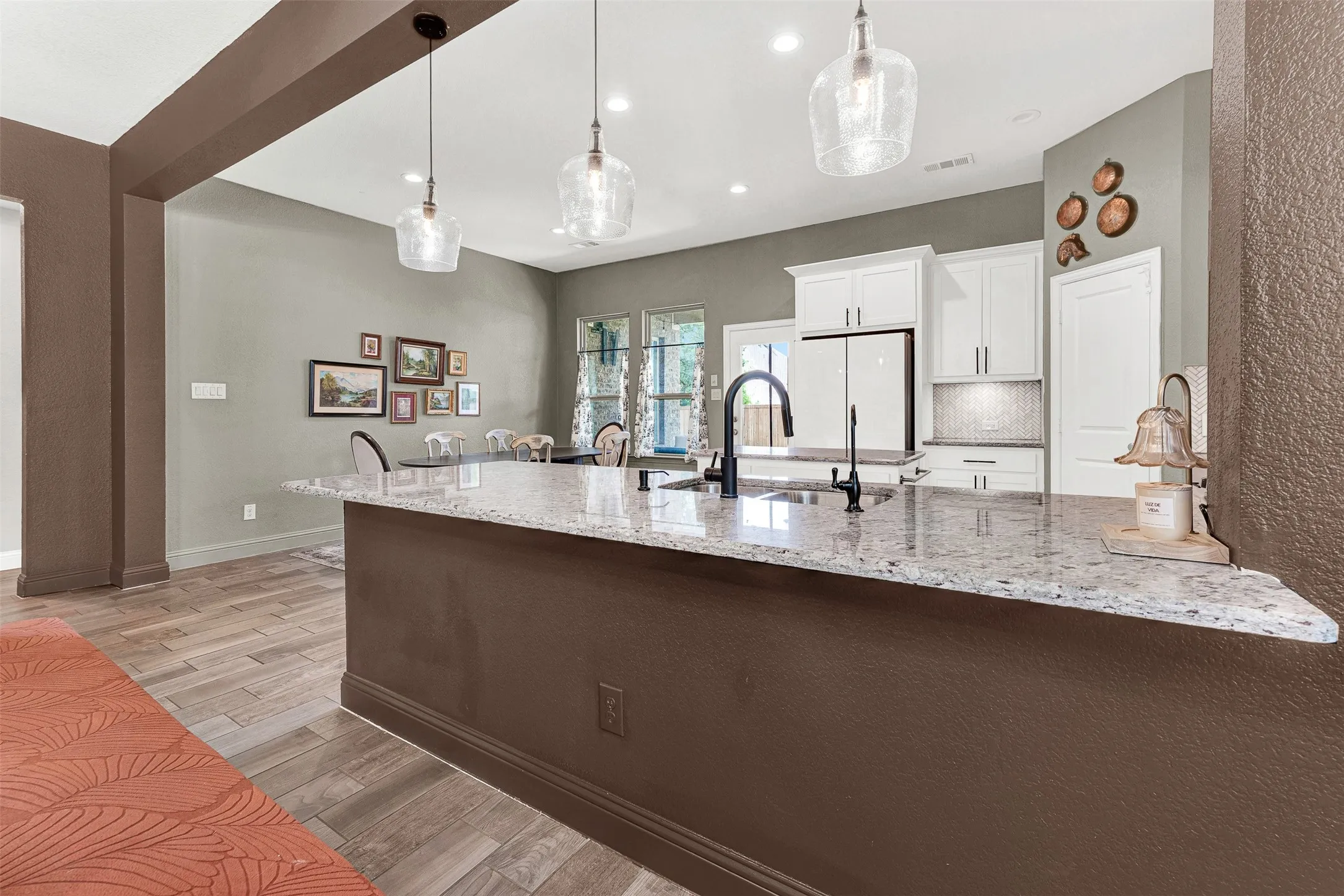 Single Family Residence For Sale in Collin County , 917 Llano Falls Drive, Mc Kinney, Texas 75071, 3 Bedrooms, 2 Bathrooms, 2 Garage spaces, 2,517 Sqft, built in 2015, Price $489,000, mls#21328026, Real Estate Agent in Mc Kinney, Homes For Sale in Collin county, Homes For Sale in Mc Kinney, Realtor in Mc Kinney Texas, Real Estate Brokerage Independent Realty Texas, Luminita Cordes Realtor