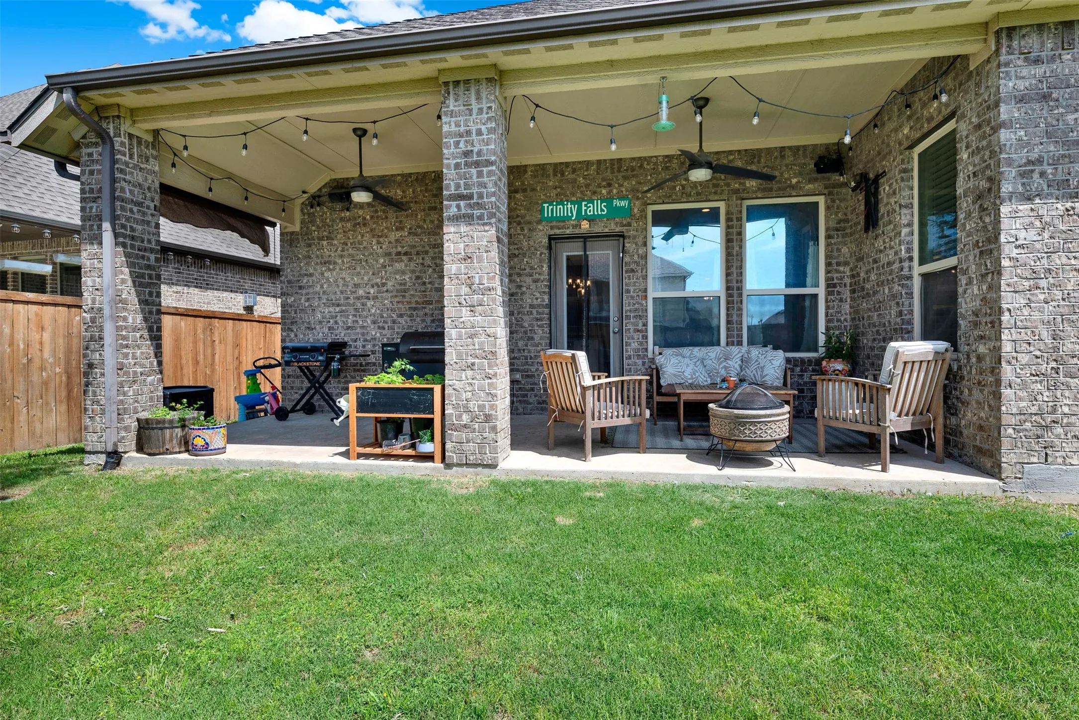 Single Family Residence For Sale in Collin County , 917 Llano Falls Drive, Mc Kinney, Texas 75071, 3 Bedrooms, 2 Bathrooms, 2 Garage spaces, 2,517 Sqft, built in 2015, Price $489,000, mls#21328026, Real Estate Agent in Mc Kinney, Homes For Sale in Collin county, Homes For Sale in Mc Kinney, Realtor in Mc Kinney Texas, Real Estate Brokerage Independent Realty Texas, Luminita Cordes Realtor