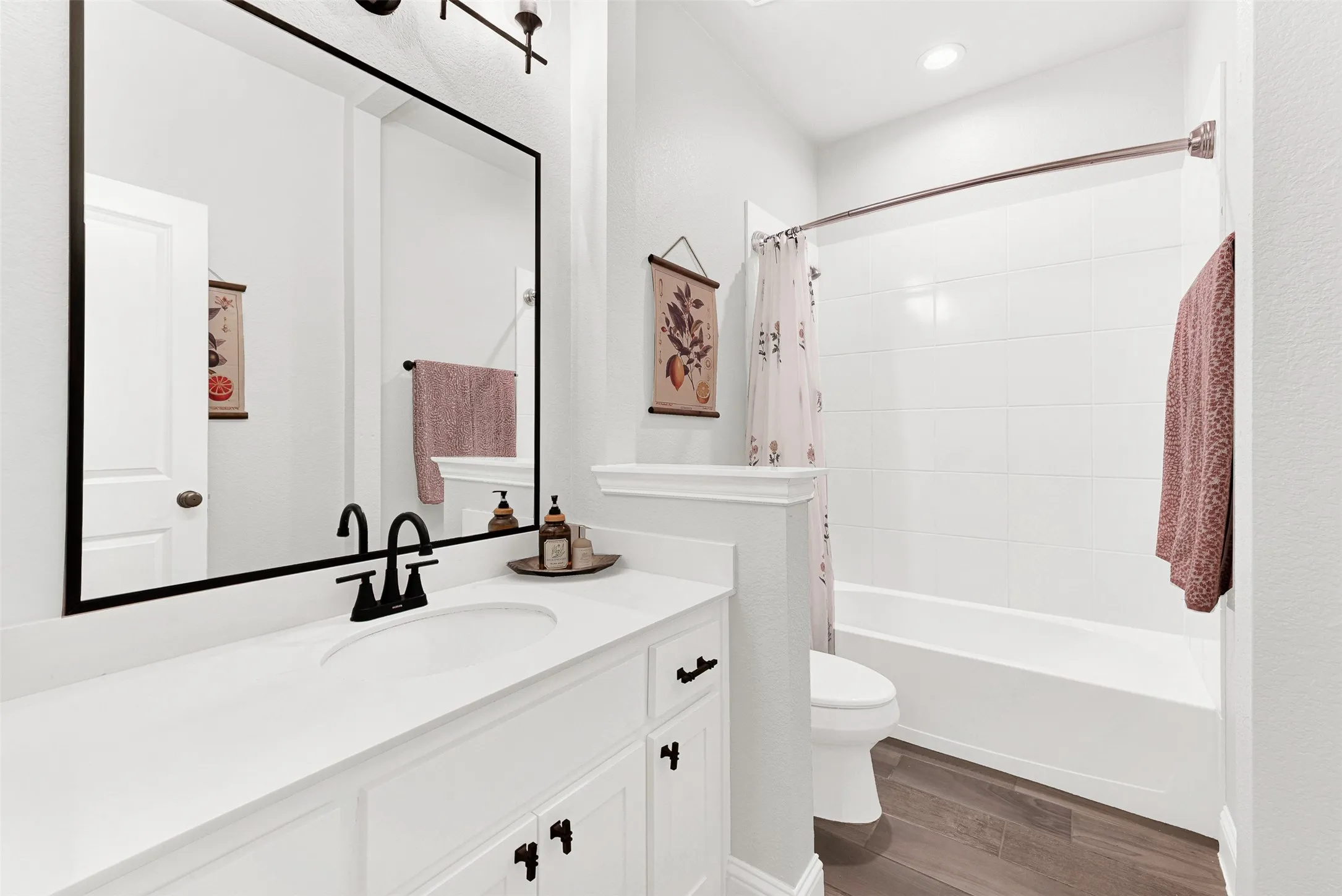 Single Family Residence For Sale in Collin County , 917 Llano Falls Drive, Mc Kinney, Texas 75071, 3 Bedrooms, 2 Bathrooms, 2 Garage spaces, 2,517 Sqft, built in 2015, Price $489,000, mls#21328026, Real Estate Agent in Mc Kinney, Homes For Sale in Collin county, Homes For Sale in Mc Kinney, Realtor in Mc Kinney Texas, Real Estate Brokerage Independent Realty Texas, Luminita Cordes Realtor