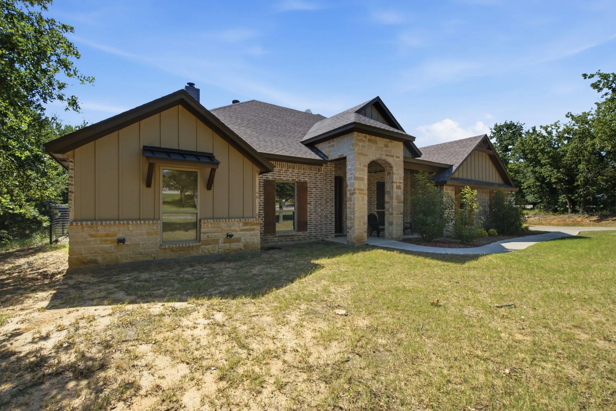 Single Family Residence For Sale in Parker County , 1013 Churchill Lane, Millsap, Texas 76066, 5 Bedroom, 3 Bathroom, 2 Garage spaces, 2,390 Sqft, built in 2022, Price $582,900, mls#21327624, Real Estate Agent in Millsap, Homes For Sale in Parker county, Homes For Sale in Millsap, Realtor in Millsap Texas, Real Estate Brokerage Independent Realty Texas, Luminita Cordes Realtor