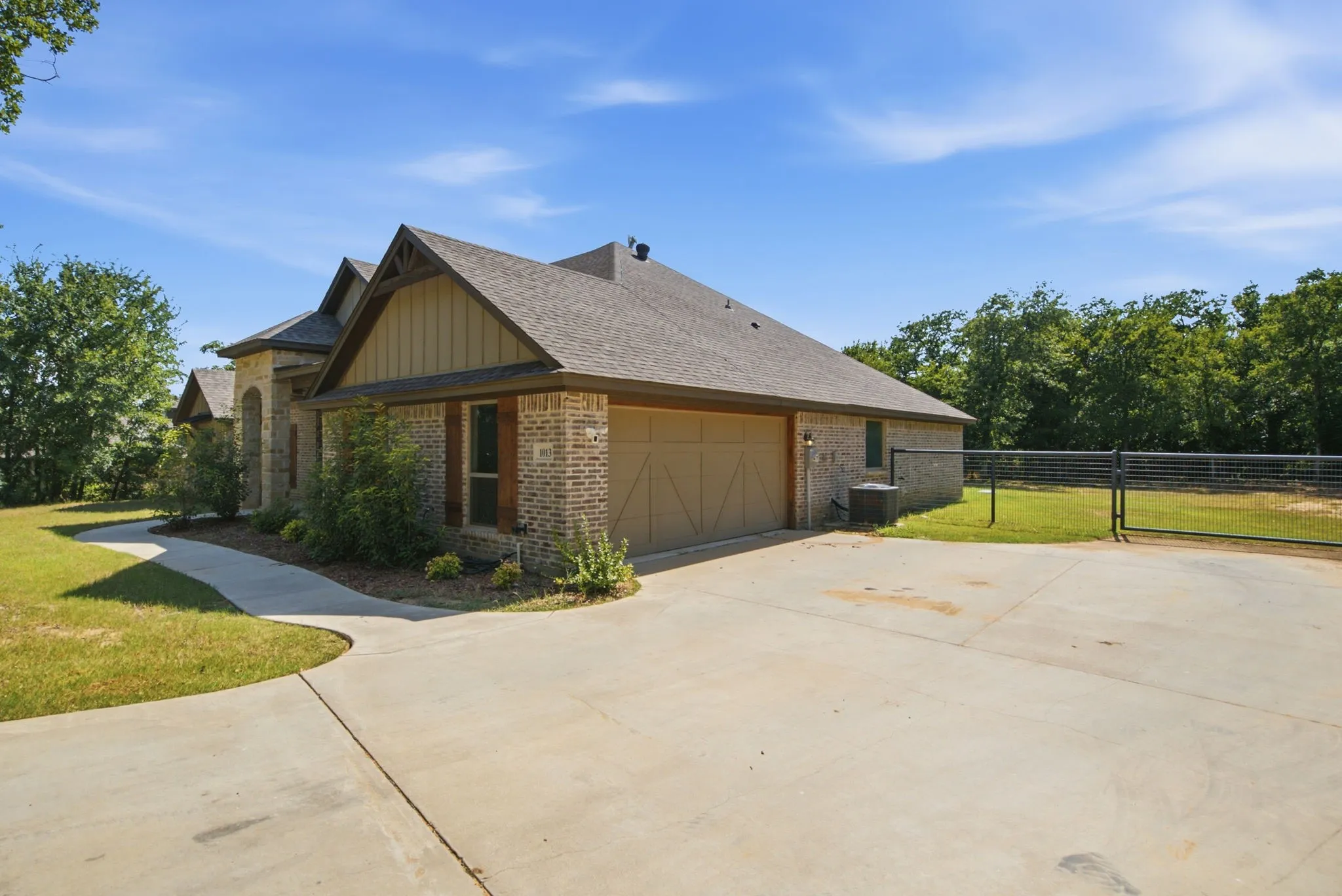 Single Family Residence For Sale in Parker County , 1013 Churchill Lane, Millsap, Texas 76066, 5 Bedroom, 3 Bathroom, 2 Garage spaces, 2,390 Sqft, built in 2022, Price $582,900, mls#21327624, Real Estate Agent in Millsap, Homes For Sale in Parker county, Homes For Sale in Millsap, Realtor in Millsap Texas, Real Estate Brokerage Independent Realty Texas, Luminita Cordes Realtor