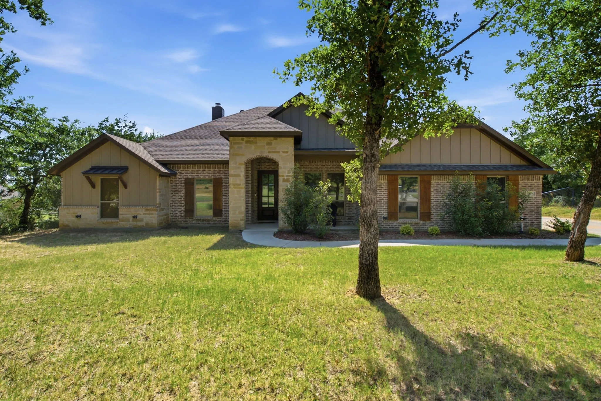 Single Family Residence For Sale in Parker County , 1013 Churchill Lane, Millsap, Texas 76066, 5 Bedroom, 3 Bathroom, 2 Garage spaces, 2,390 Sqft, built in 2022, Price $582,900, mls#21327624, Real Estate Agent in Millsap, Homes For Sale in Parker county, Homes For Sale in Millsap, Realtor in Millsap Texas, Real Estate Brokerage Independent Realty Texas, Luminita Cordes Realtor