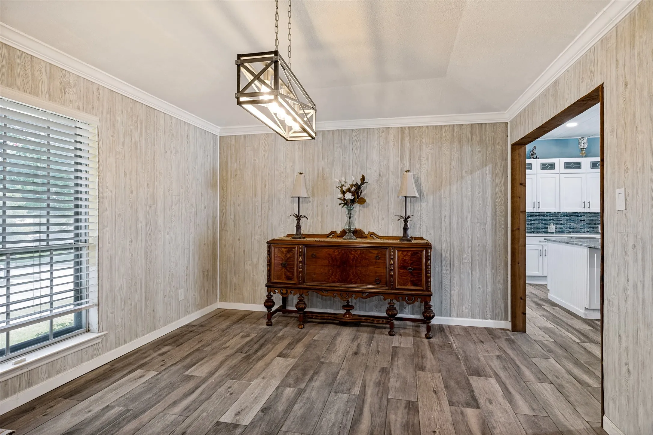 Spacious Dining Room
