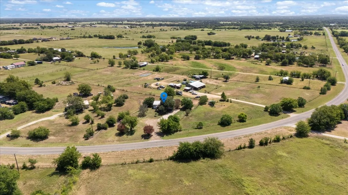 Mobile Home For Sale in Van Zandt County , 5942 FM 3080, Mabank, Texas 75147, 3 Bedroom, 2 Bathroom, Garage spaces, 1,600 Sqft, built in 1988, mls#21328078, Real Estate Agent in Mabank, Homes For Sale in Van Zandt county, Homes For Sale in Mabank, Realtor in Mabank Texas, Real Estate Brokerage Independent Realty Texas, Luminita Cordes Realtor