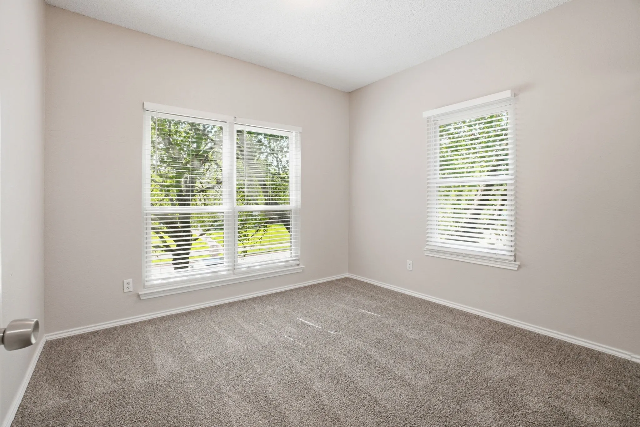 Single Family Residence For Sale in Dallas County , 512 Buttercup Trail, Mesquite, Texas 75149, 4 Bedroom, 3 Bathroom, 2 Garage spaces, 2,162 Sqft, built in 1986, mls#21282266, Real Estate Agent in Mesquite, Homes For Sale in Dallas county, Homes For Sale in Mesquite, Realtor in Mesquite Texas, Real Estate Brokerage Independent Realty Texas, Luminita Cordes Realtor