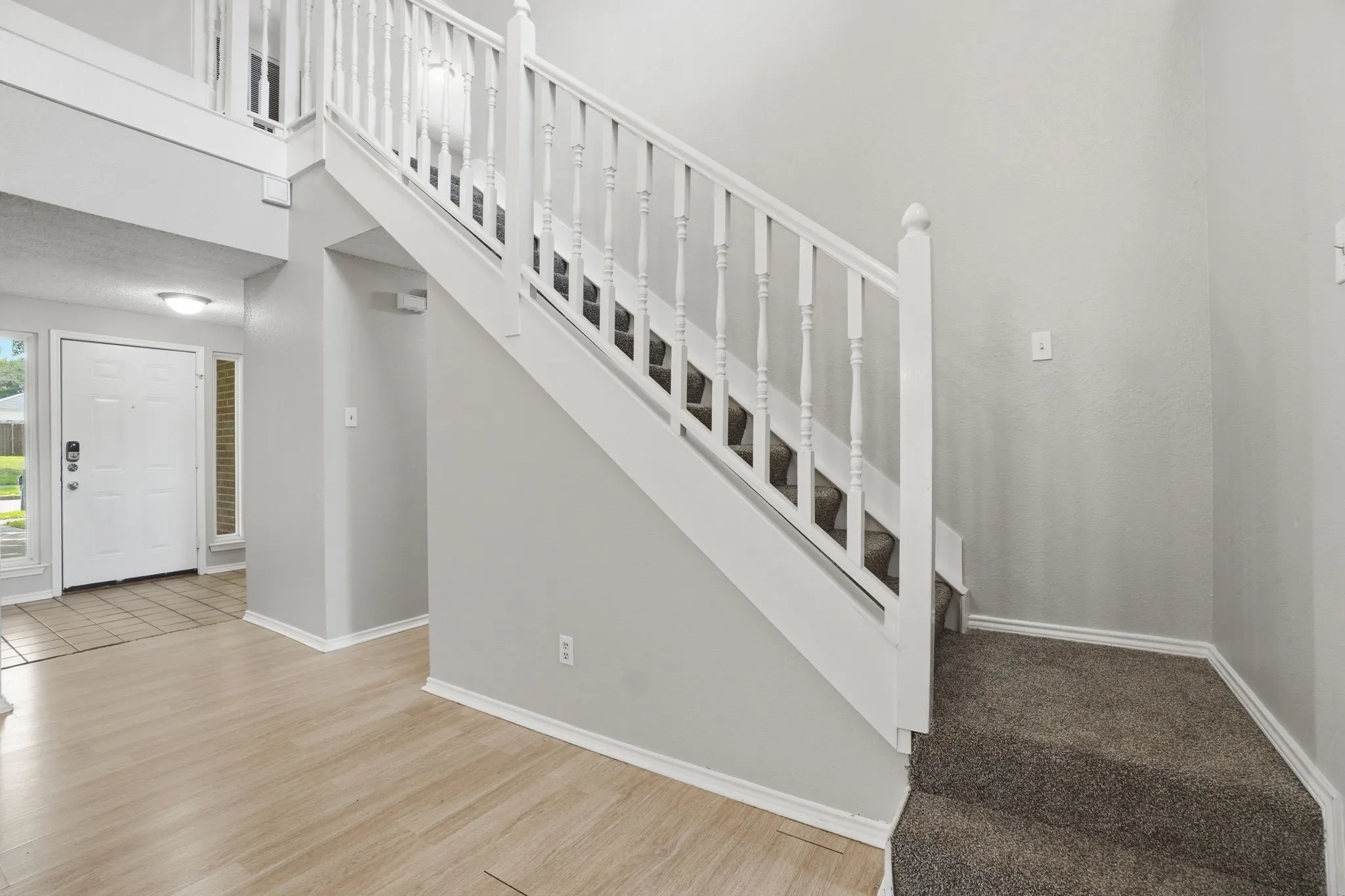 Single Family Residence For Sale in Dallas County , 512 Buttercup Trail, Mesquite, Texas 75149, 4 Bedroom, 3 Bathroom, 2 Garage spaces, 2,162 Sqft, built in 1986, mls#21282266, Real Estate Agent in Mesquite, Homes For Sale in Dallas county, Homes For Sale in Mesquite, Realtor in Mesquite Texas, Real Estate Brokerage Independent Realty Texas, Luminita Cordes Realtor