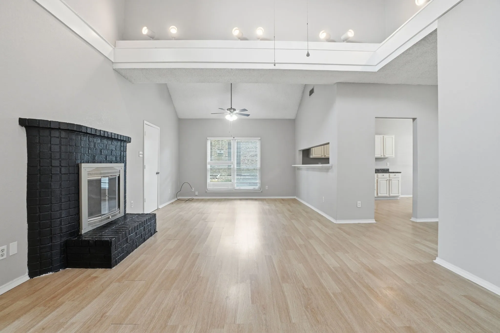 Single Family Residence For Sale in Dallas County , 512 Buttercup Trail, Mesquite, Texas 75149, 4 Bedroom, 3 Bathroom, 2 Garage spaces, 2,162 Sqft, built in 1986, mls#21282266, Real Estate Agent in Mesquite, Homes For Sale in Dallas county, Homes For Sale in Mesquite, Realtor in Mesquite Texas, Real Estate Brokerage Independent Realty Texas, Luminita Cordes Realtor
