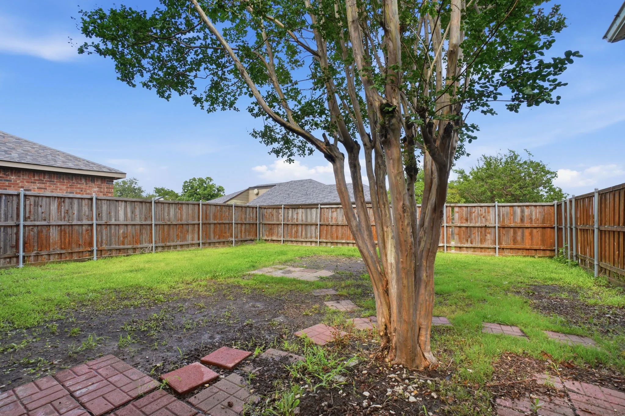 Single Family Residence For Sale in Dallas County , 512 Buttercup Trail, Mesquite, Texas 75149, 4 Bedroom, 3 Bathroom, 2 Garage spaces, 2,162 Sqft, built in 1986, mls#21282266, Real Estate Agent in Mesquite, Homes For Sale in Dallas county, Homes For Sale in Mesquite, Realtor in Mesquite Texas, Real Estate Brokerage Independent Realty Texas, Luminita Cordes Realtor