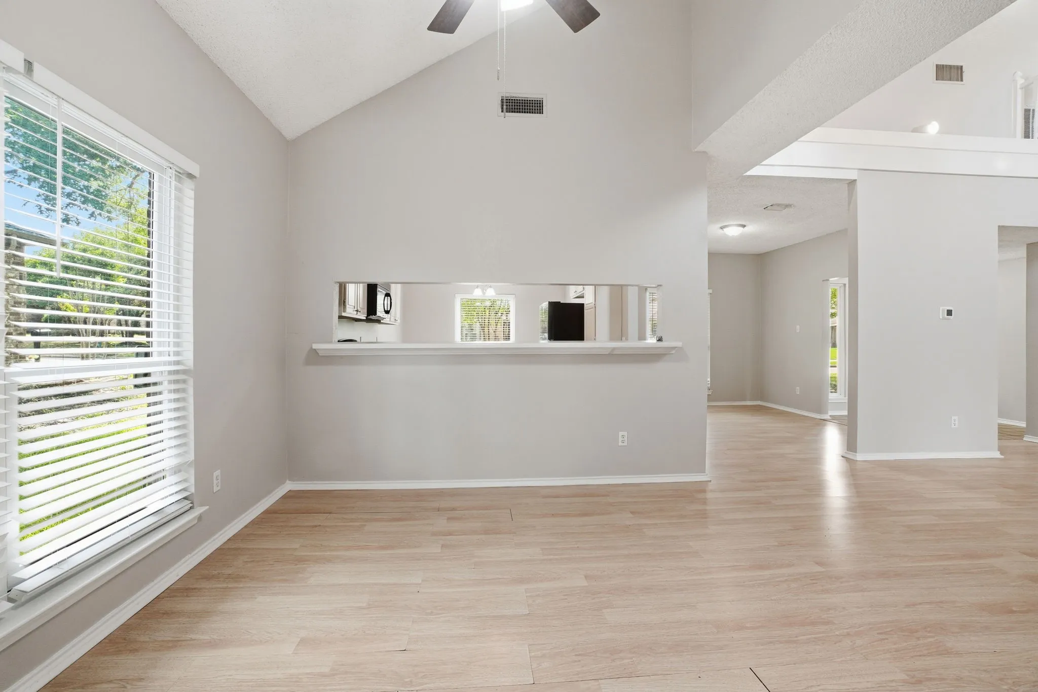 Single Family Residence For Sale in Dallas County , 512 Buttercup Trail, Mesquite, Texas 75149, 4 Bedroom, 3 Bathroom, 2 Garage spaces, 2,162 Sqft, built in 1986, mls#21282266, Real Estate Agent in Mesquite, Homes For Sale in Dallas county, Homes For Sale in Mesquite, Realtor in Mesquite Texas, Real Estate Brokerage Independent Realty Texas, Luminita Cordes Realtor