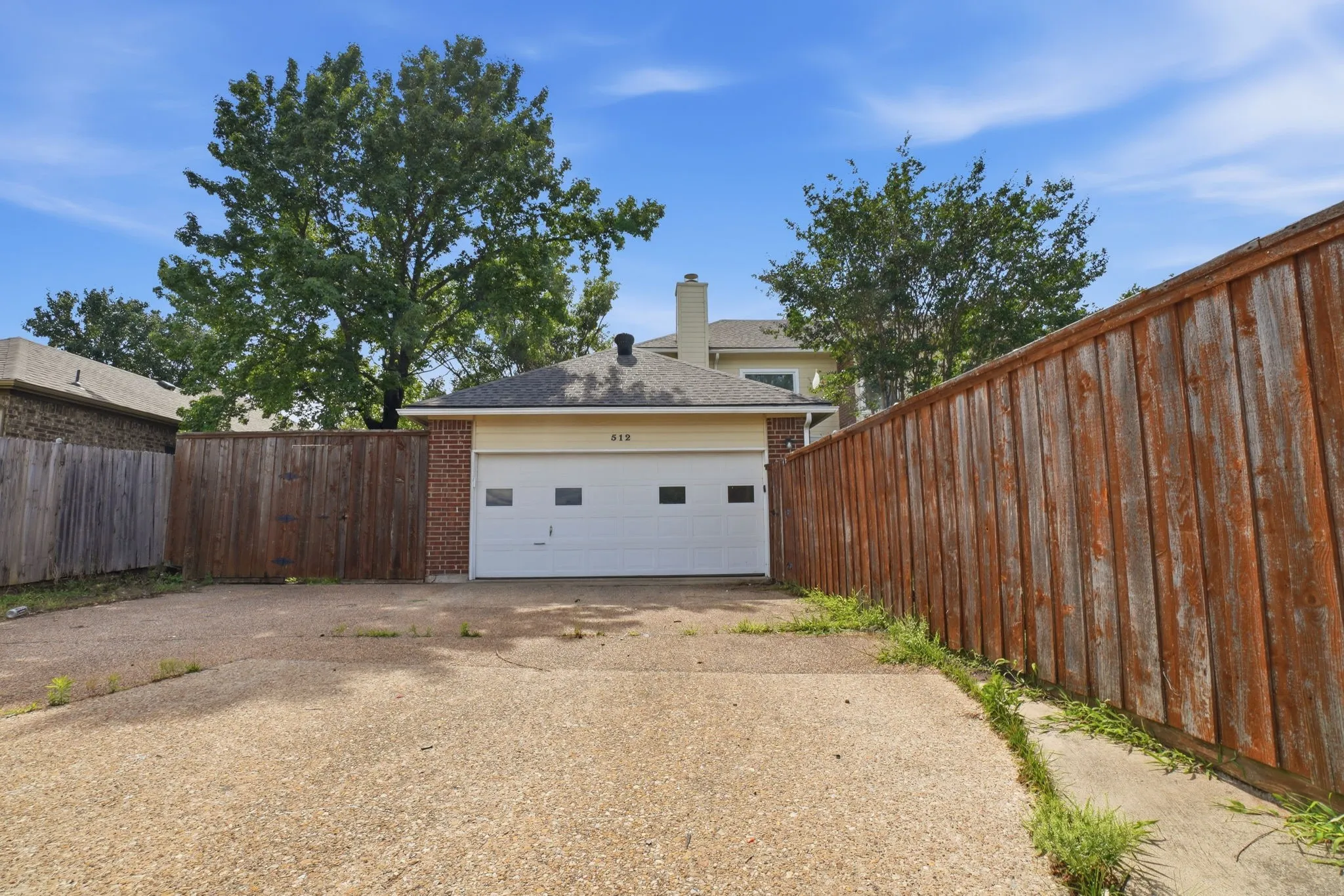 Single Family Residence For Sale in Dallas County , 512 Buttercup Trail, Mesquite, Texas 75149, 4 Bedroom, 3 Bathroom, 2 Garage spaces, 2,162 Sqft, built in 1986, mls#21282266, Real Estate Agent in Mesquite, Homes For Sale in Dallas county, Homes For Sale in Mesquite, Realtor in Mesquite Texas, Real Estate Brokerage Independent Realty Texas, Luminita Cordes Realtor