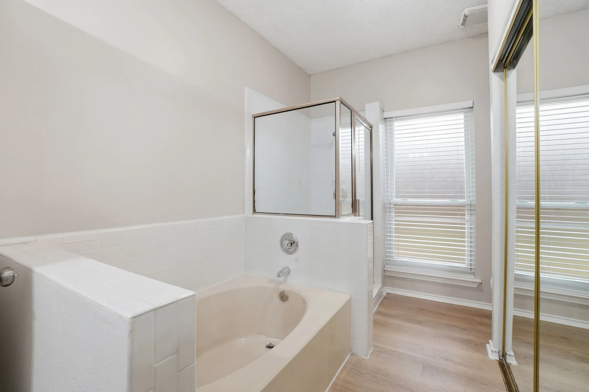 Single Family Residence For Sale in Dallas County , 512 Buttercup Trail, Mesquite, Texas 75149, 4 Bedroom, 3 Bathroom, 2 Garage spaces, 2,162 Sqft, built in 1986, mls#21282266, Real Estate Agent in Mesquite, Homes For Sale in Dallas county, Homes For Sale in Mesquite, Realtor in Mesquite Texas, Real Estate Brokerage Independent Realty Texas, Luminita Cordes Realtor