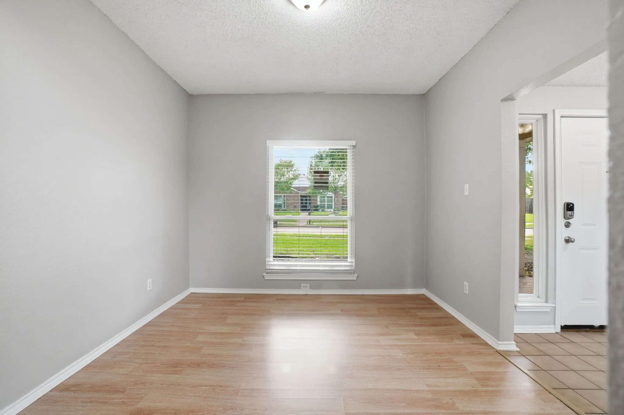 Single Family Residence For Sale in Dallas County , 512 Buttercup Trail, Mesquite, Texas 75149, 4 Bedroom, 3 Bathroom, 2 Garage spaces, 2,162 Sqft, built in 1986, mls#21282266, Real Estate Agent in Mesquite, Homes For Sale in Dallas county, Homes For Sale in Mesquite, Realtor in Mesquite Texas, Real Estate Brokerage Independent Realty Texas, Luminita Cordes Realtor