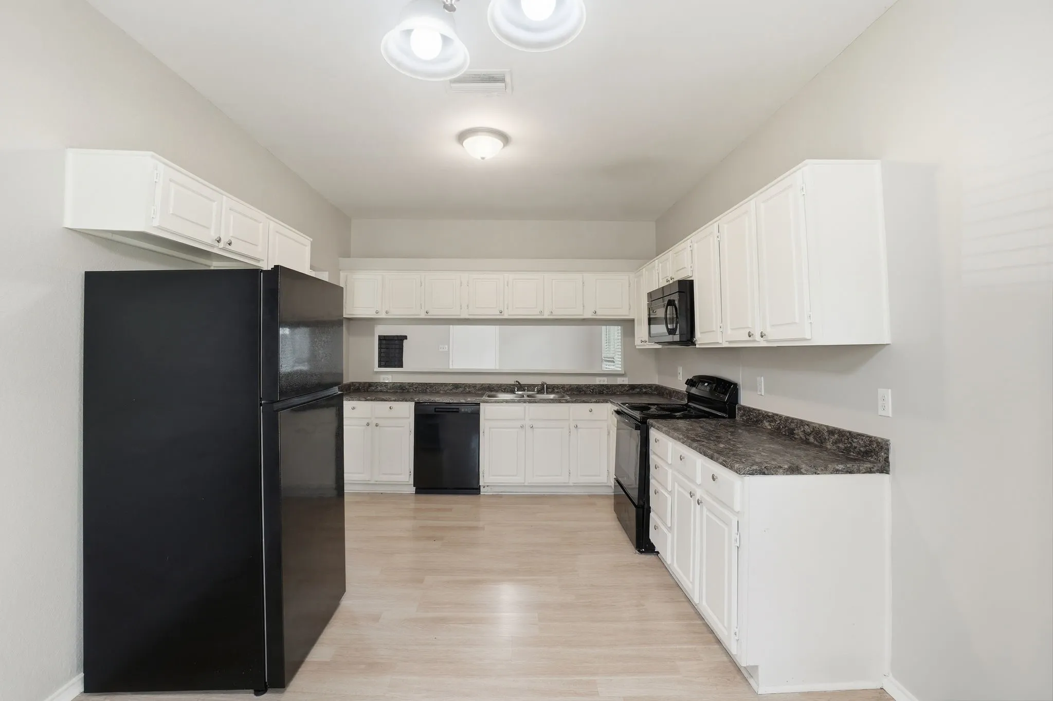 Single Family Residence For Sale in Dallas County , 512 Buttercup Trail, Mesquite, Texas 75149, 4 Bedroom, 3 Bathroom, 2 Garage spaces, 2,162 Sqft, built in 1986, mls#21282266, Real Estate Agent in Mesquite, Homes For Sale in Dallas county, Homes For Sale in Mesquite, Realtor in Mesquite Texas, Real Estate Brokerage Independent Realty Texas, Luminita Cordes Realtor